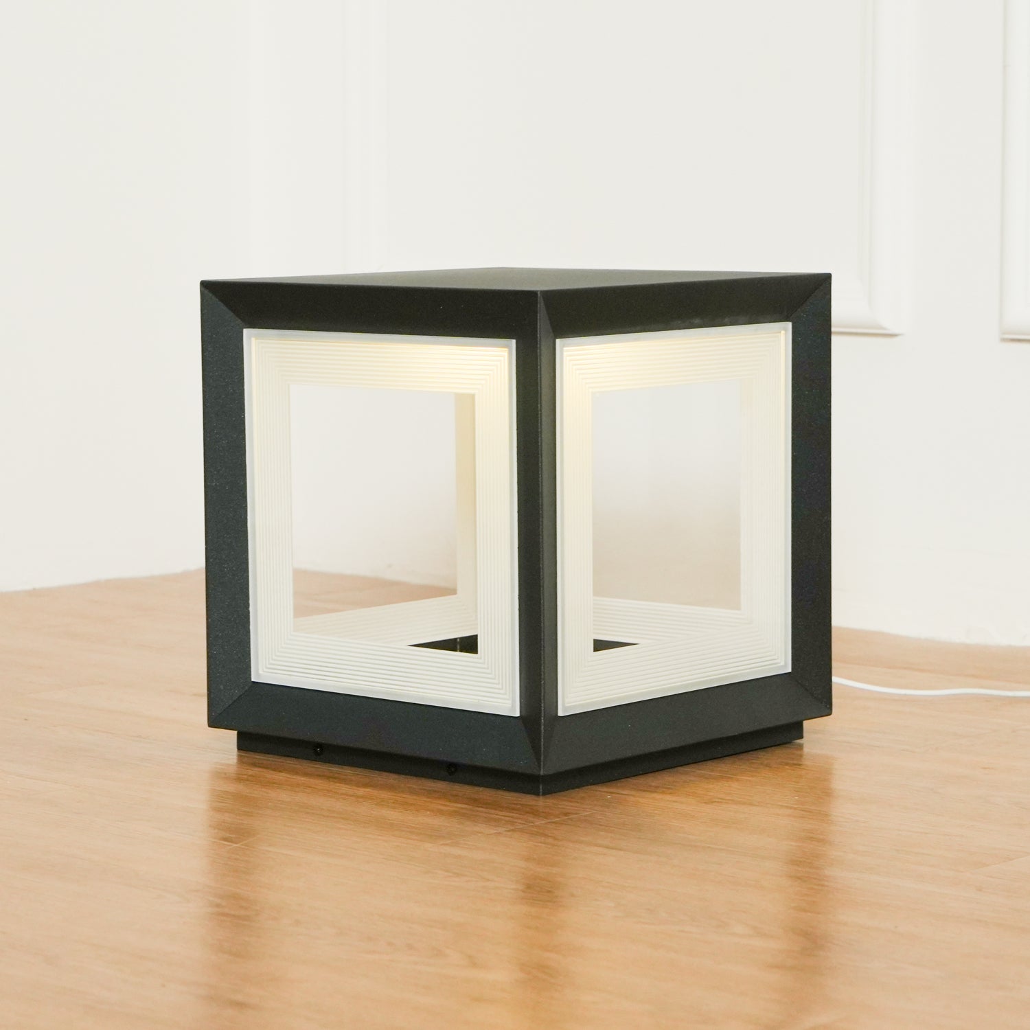 Solar Powered LED Light Cube Outdoor Post Light - Waterproof & Durable for Garden, Pathway, and Patio Lighting