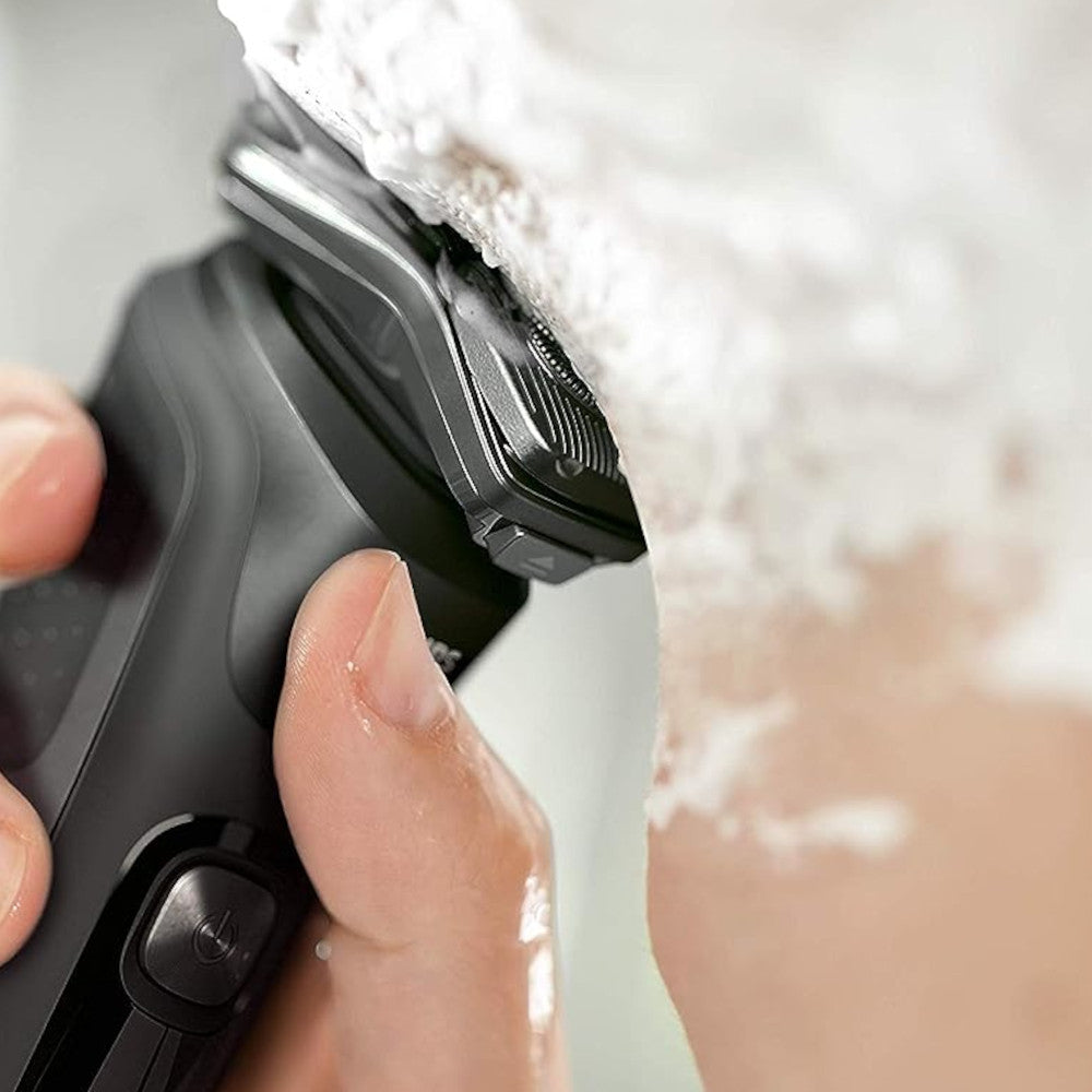 Philips Series 5000 Wet & Dry Electric Shaver S5588/25 - Cordless Men's Razor for Smooth Shaving at Home or Travel