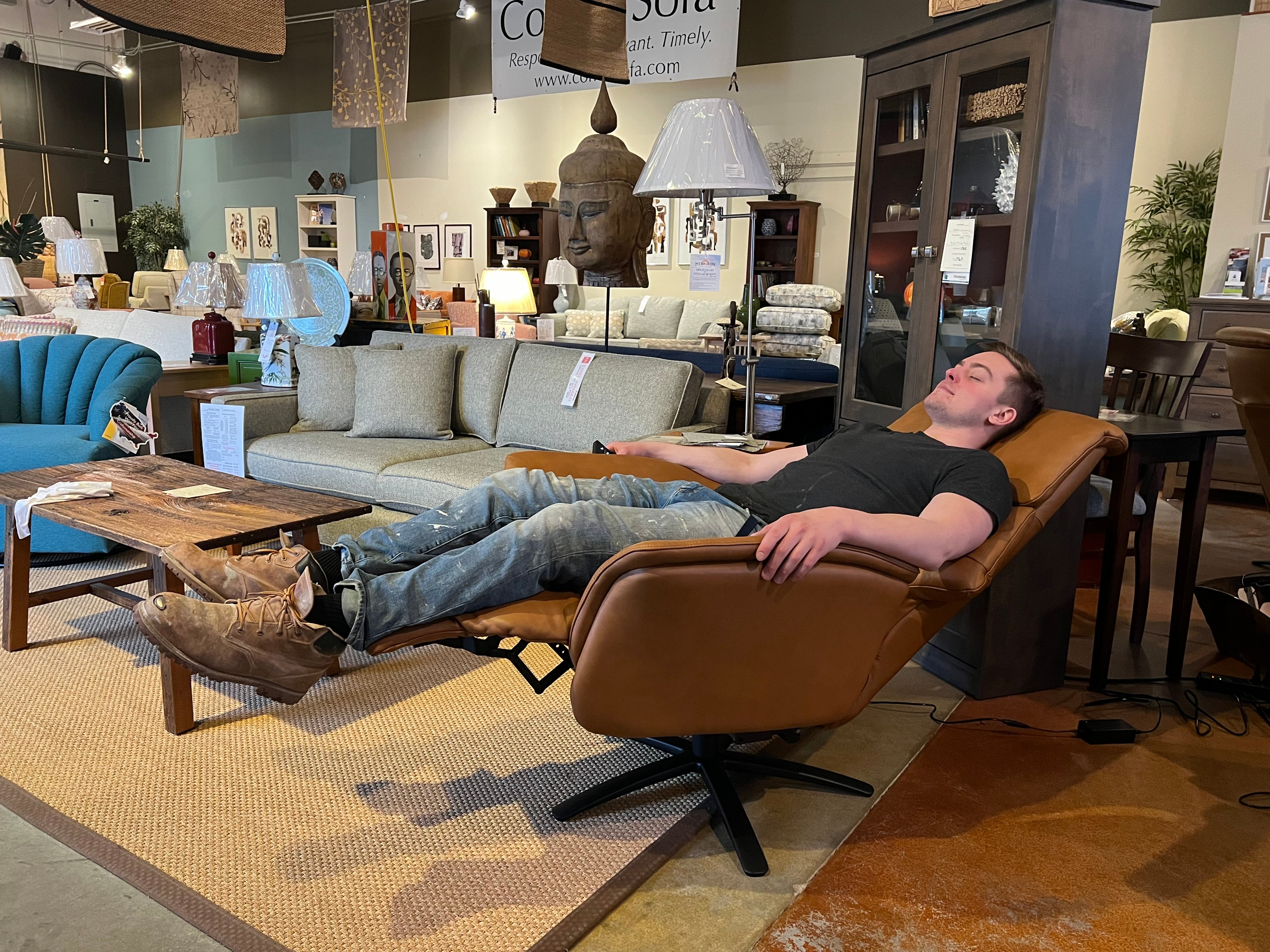 Hjort Knudsen 8051 Power Lift Recliner Chair - Large Size Electric Reclining Sofa for Elderly & Mobility Assistance - Perfect for Living Room, Home Theater & Relaxation
