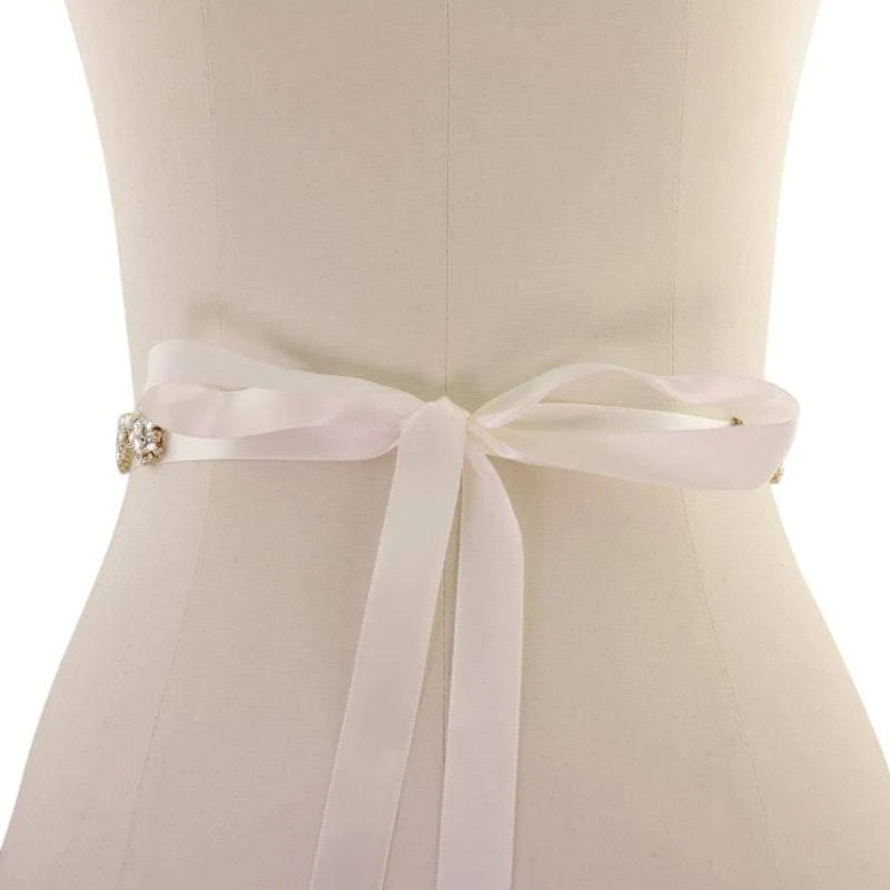 Elegant Crystal and Pearl Embellished Bridal Belt - Wedding Dress Accessory - Organza Sash for Bride - Perfect for Weddings, Prom, and Formal Events
