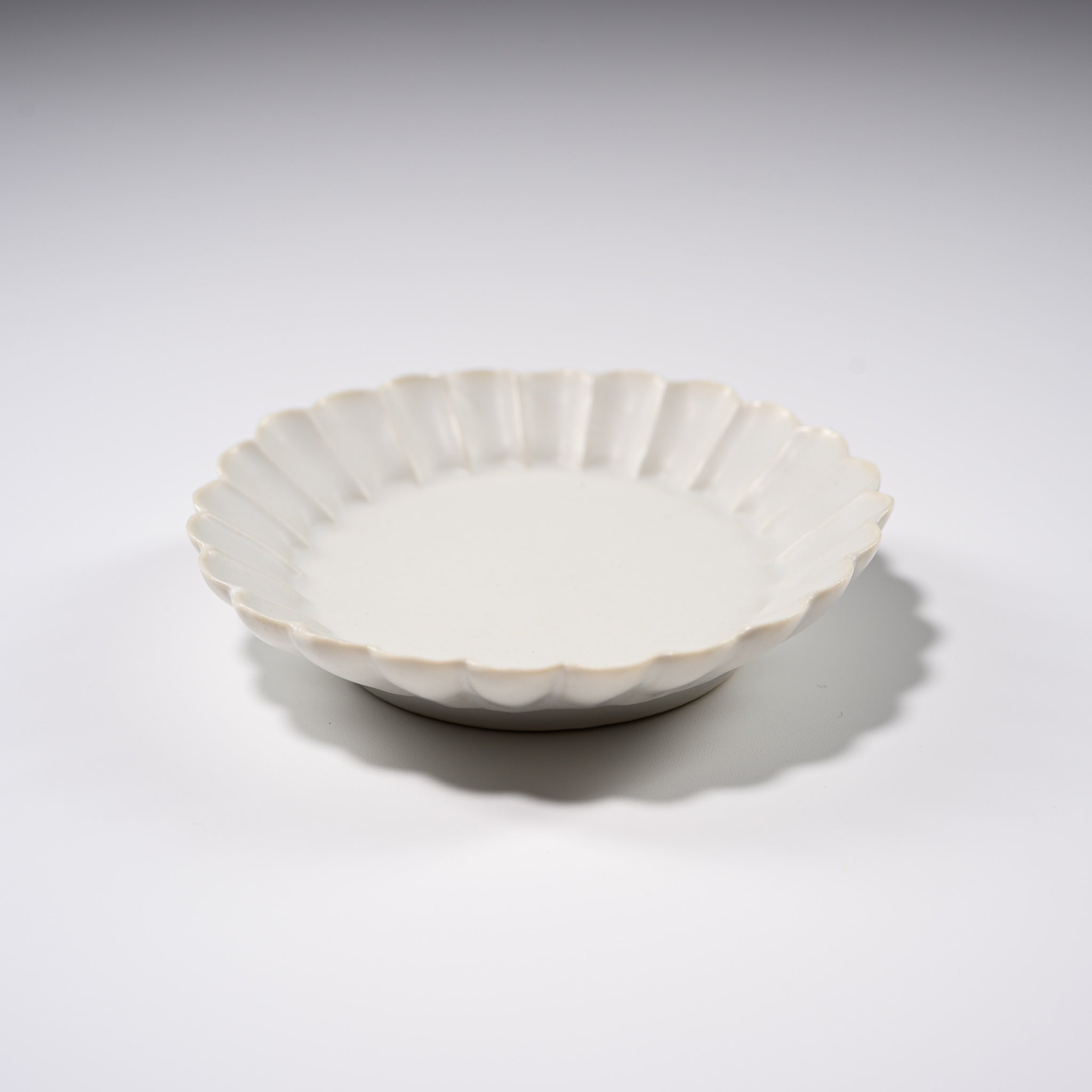 Handmade Usukiyaki Small Dish - Chrysanthemum Pattern Ceramic Appetizer Plate | Japanese Style Mini Serving Dish for Sushi, Soy Sauce, Wasabi & Condiments