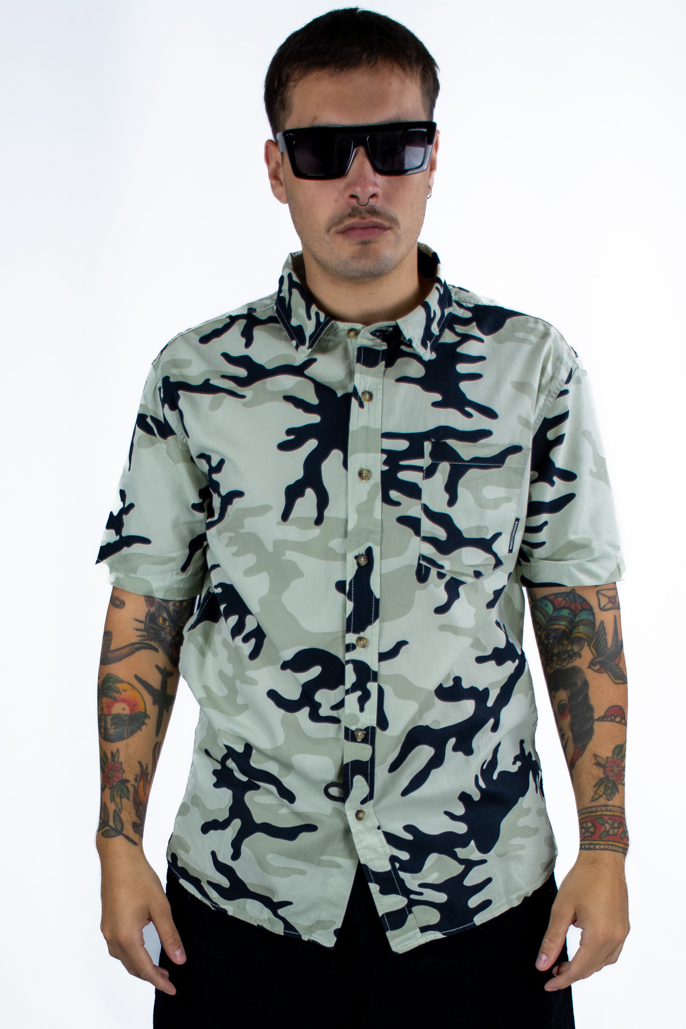 DC Men's Warrior MC T-Shirt - Superhero Graphic Tee for Casual Wear & Street Style