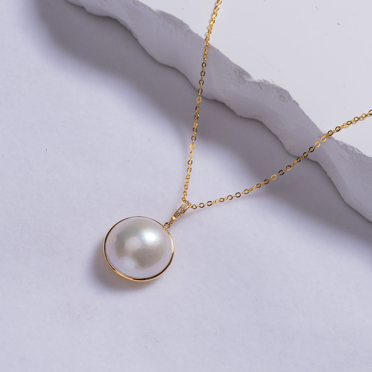 18K Gold Diamond Mabe Pearl Pendant Necklace for Women | Elegant Dome Pearl Jewelry Gift for Anniversary, Wedding & Special Occasions