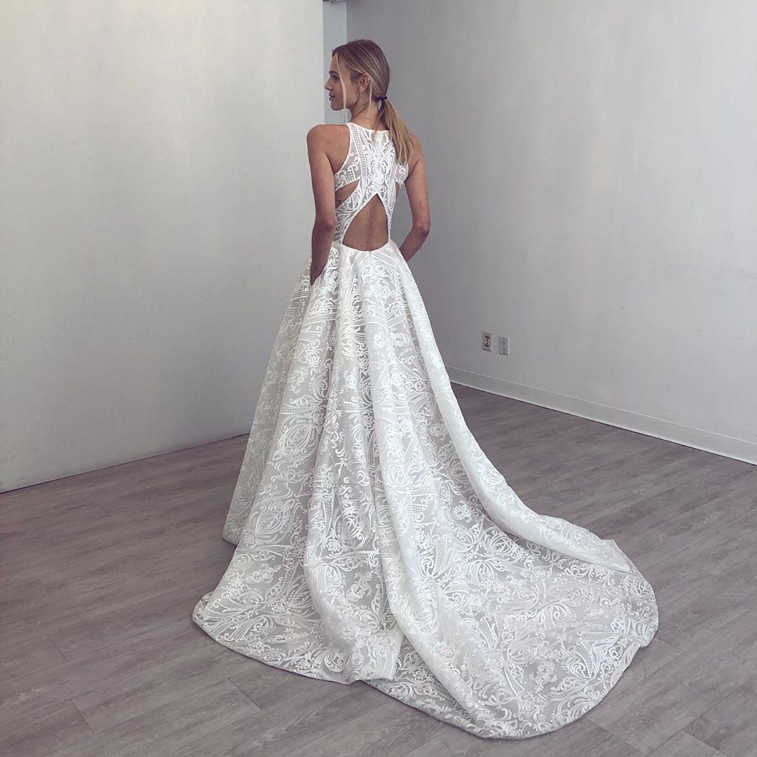 Hayley Paige Suki Sample Gown - Elegant Wedding Dress for Brides | Perfect for Beach, Garden & Formal Weddings