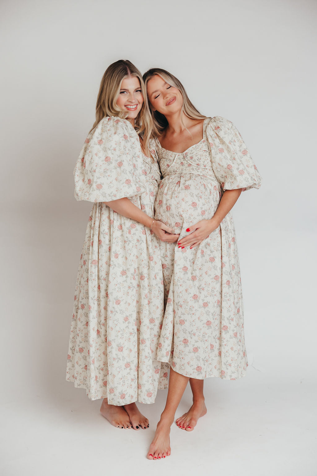 Harlow Maxi Dress in Off White Floral - Bump Friendly Maternity Dress & Inclusive Sizing (S-3XL) | Perfect for Pregnancy, Beach Vacations & Summer Weddings