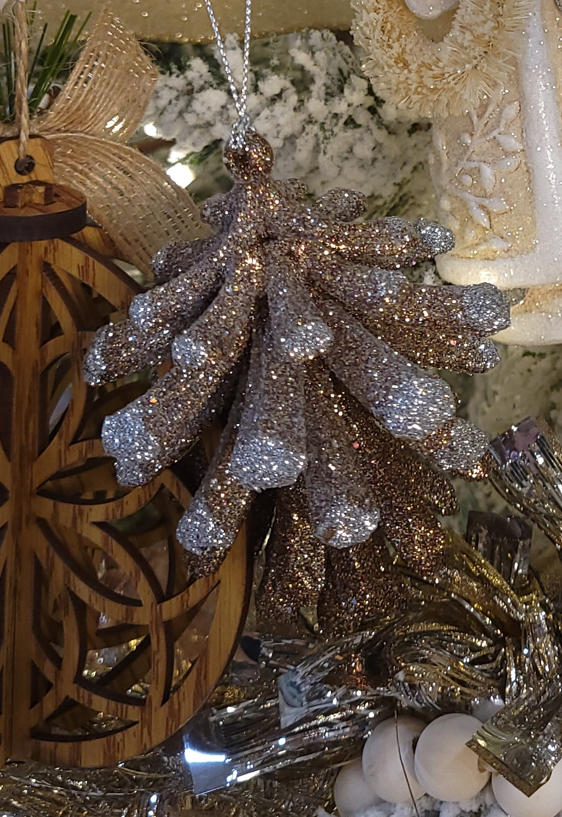 4 Pack Natural Brown Pine Cone Ornaments for Christmas Tree Decor, Holiday Home Decorations, Rustic Wedding Centerpieces - Perfect for DIY Crafts, Seasonal Displays & Festive Party Decor