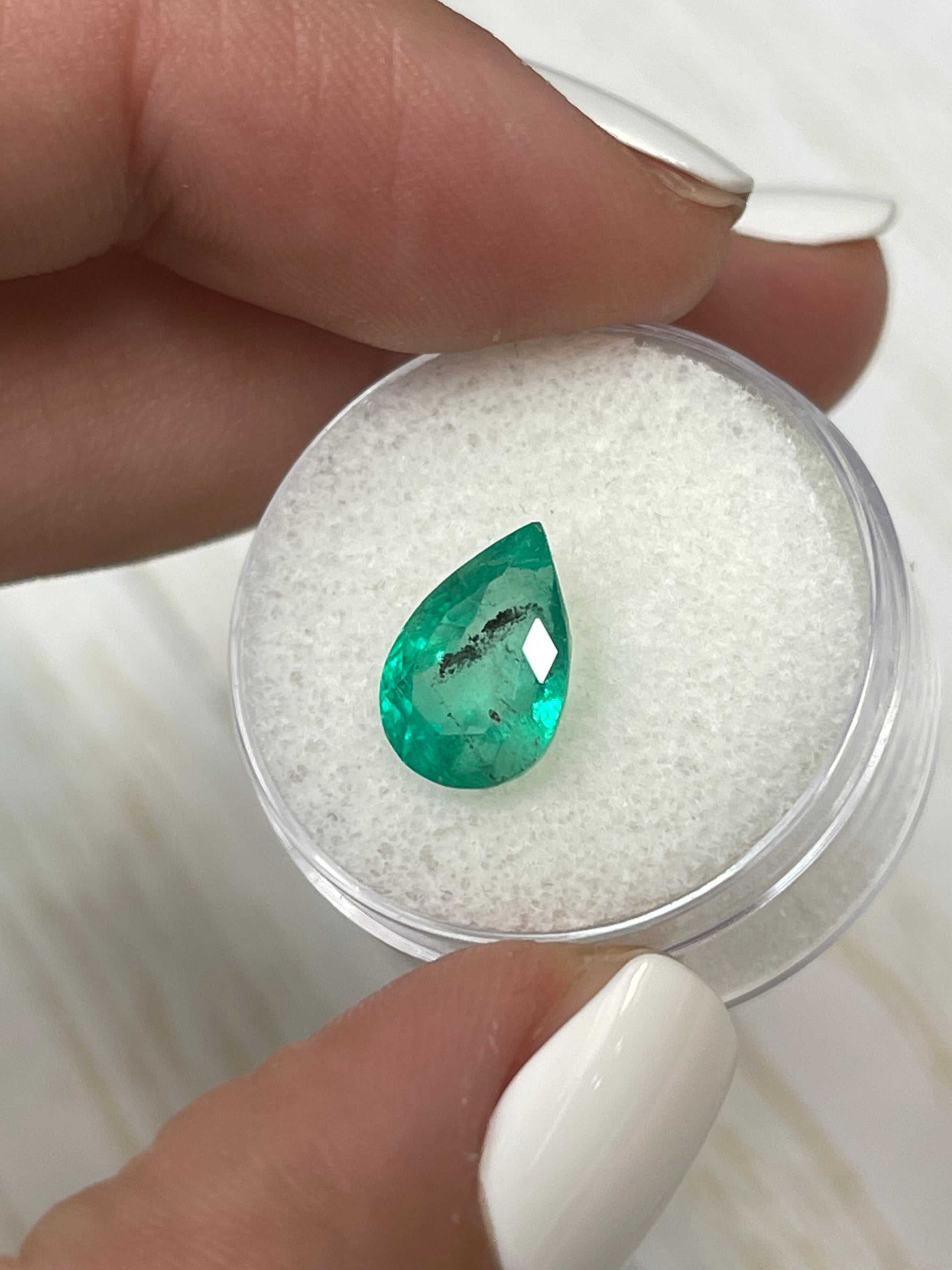 2.77 Carat Natural Green Colombian Emerald Pear Cut Loose Gemstone for Jewelry Making - Engagement Rings, Necklaces & Earrings