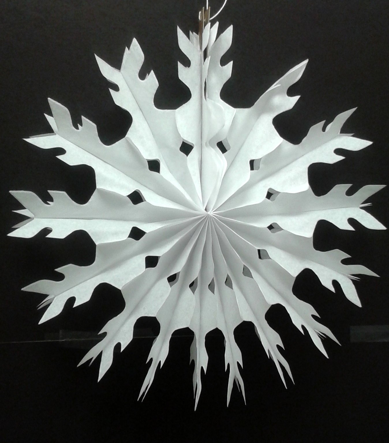 6-Pack 15 Inch White Snowflake Tissue Paper for Gift Wrapping, Party Decorations, and DIY Crafts