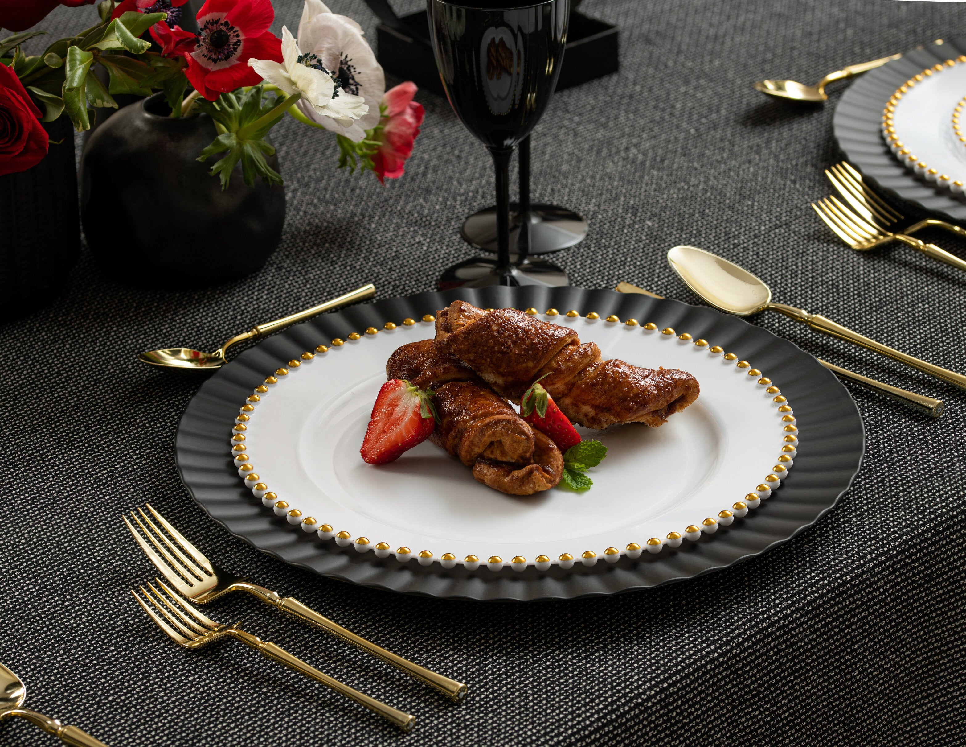 10-Pack White & Gold Round Plastic Plates with Beaded Rim - Elegant Disposable Dinnerware for Parties, Weddings & Special Events