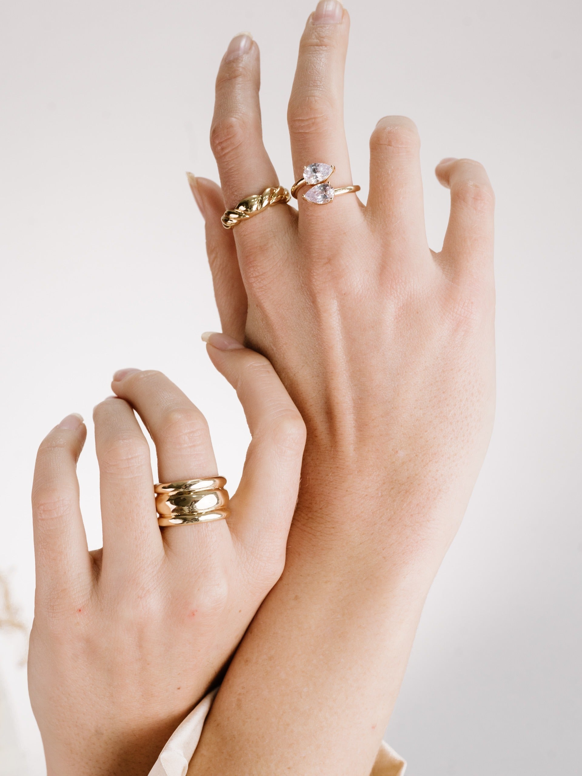 Elegant Crystal Teardrop Wrap Ring for Women - Dainty Adjustable Finger Ring - Perfect for Weddings, Parties & Everyday Wear
