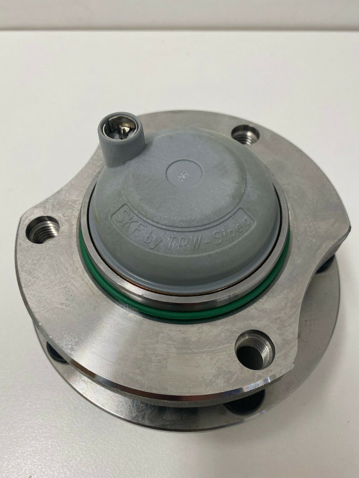 Genuine Holden Commodore VR VS Left Front ABS Hub and Bearing Assembly - Perfect for Smooth Braking & Safe Driving