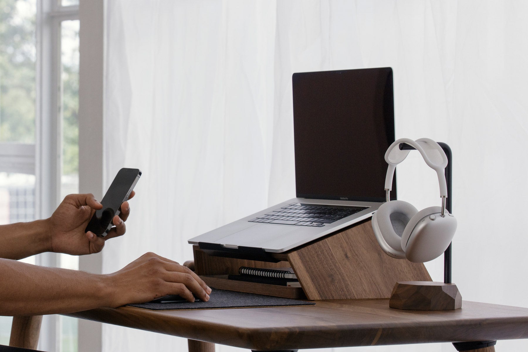 Premium Wooden Headphone Stand - Adjustable & Space-Saving Holder for Gaming Headsets, Wireless Earphones, and Over-Ear Headphones - Perfect for Home Office, Gaming Setup, and Desk Organization