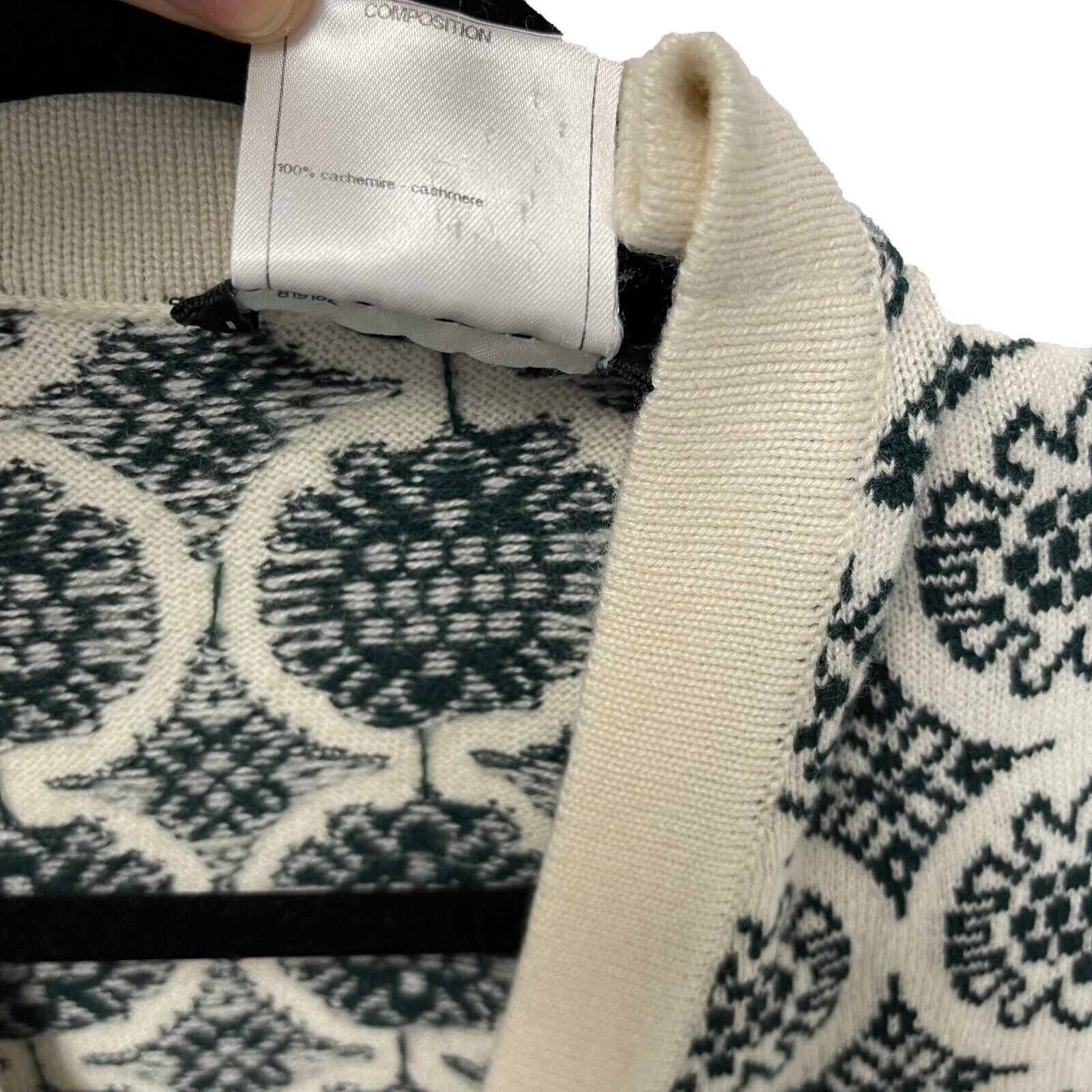 Chanel 16C Seoul RUNWAY Green Ecru Clover Belted Sweater Dress Size 38 US 6 - Luxury Knit Dress for Women, Perfect for Fall Fashion, Date Nights & Special Occasions