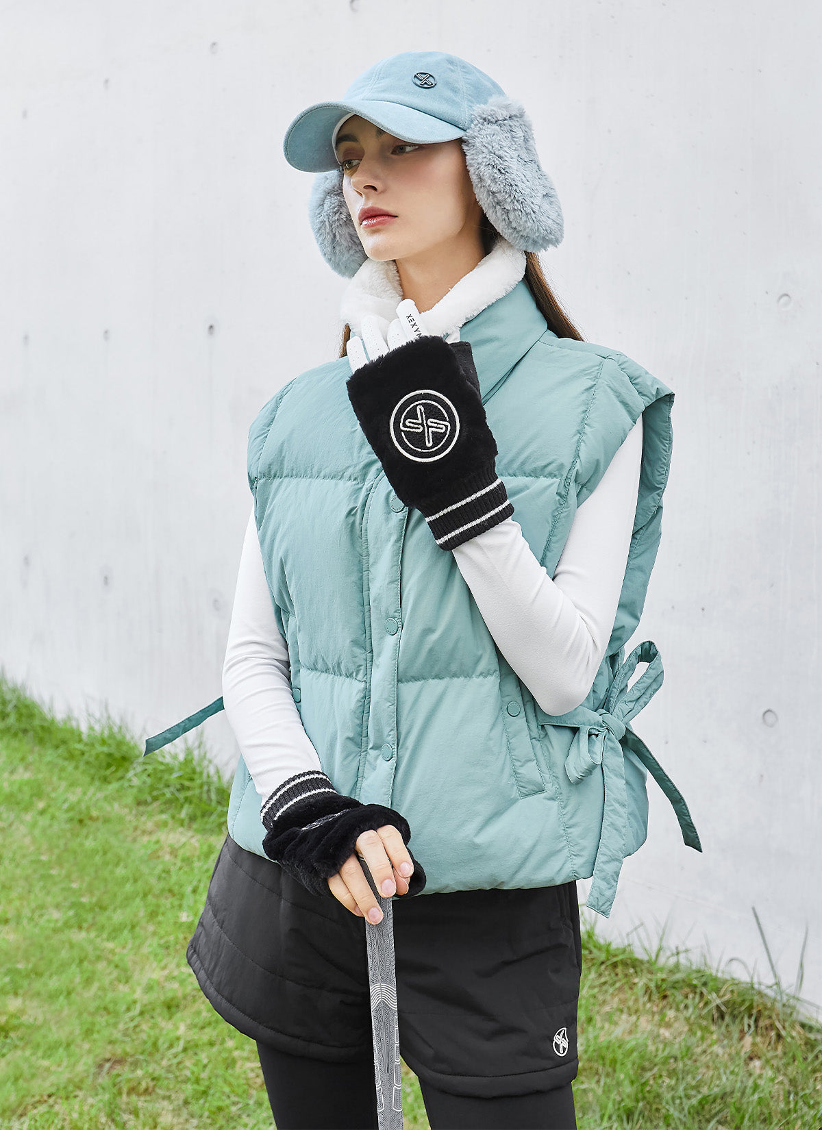 Women's Faux Fur Collar Goose Down Vest - Warm Winter Puffer Jacket for Outdoor Activities & Casual Wear
