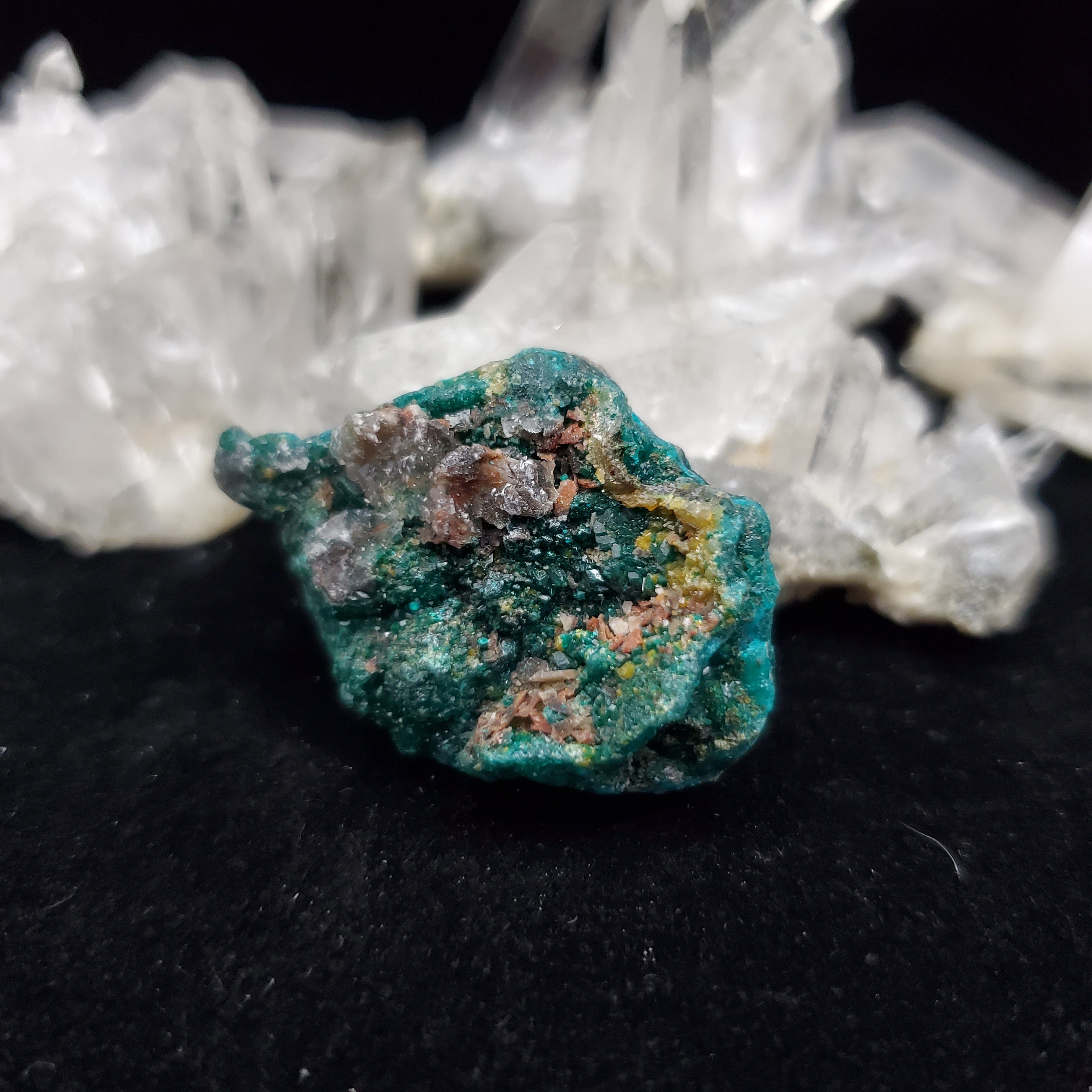 Natural Dioptase Crystal Specimen - Rare Green Mineral Stone for Collectors, Healing & Meditation - Perfect for Display, Gifts & Energy Work