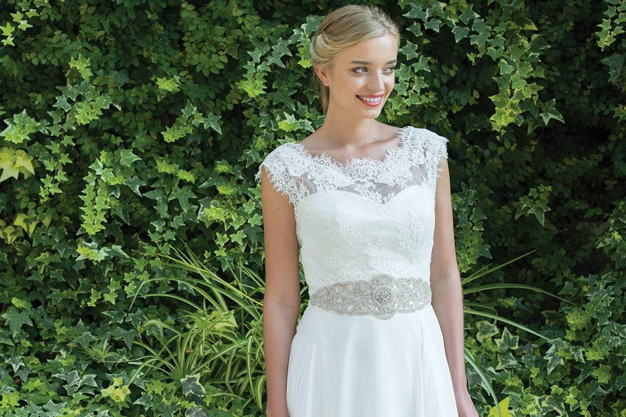 Ivory & Co Crystal Bridal Belt - Elegant Wedding Dress Belt with Sparkling Crystals, Art Deco Style Organza Sash for Brides, Bridesmaids & Formal Occasions