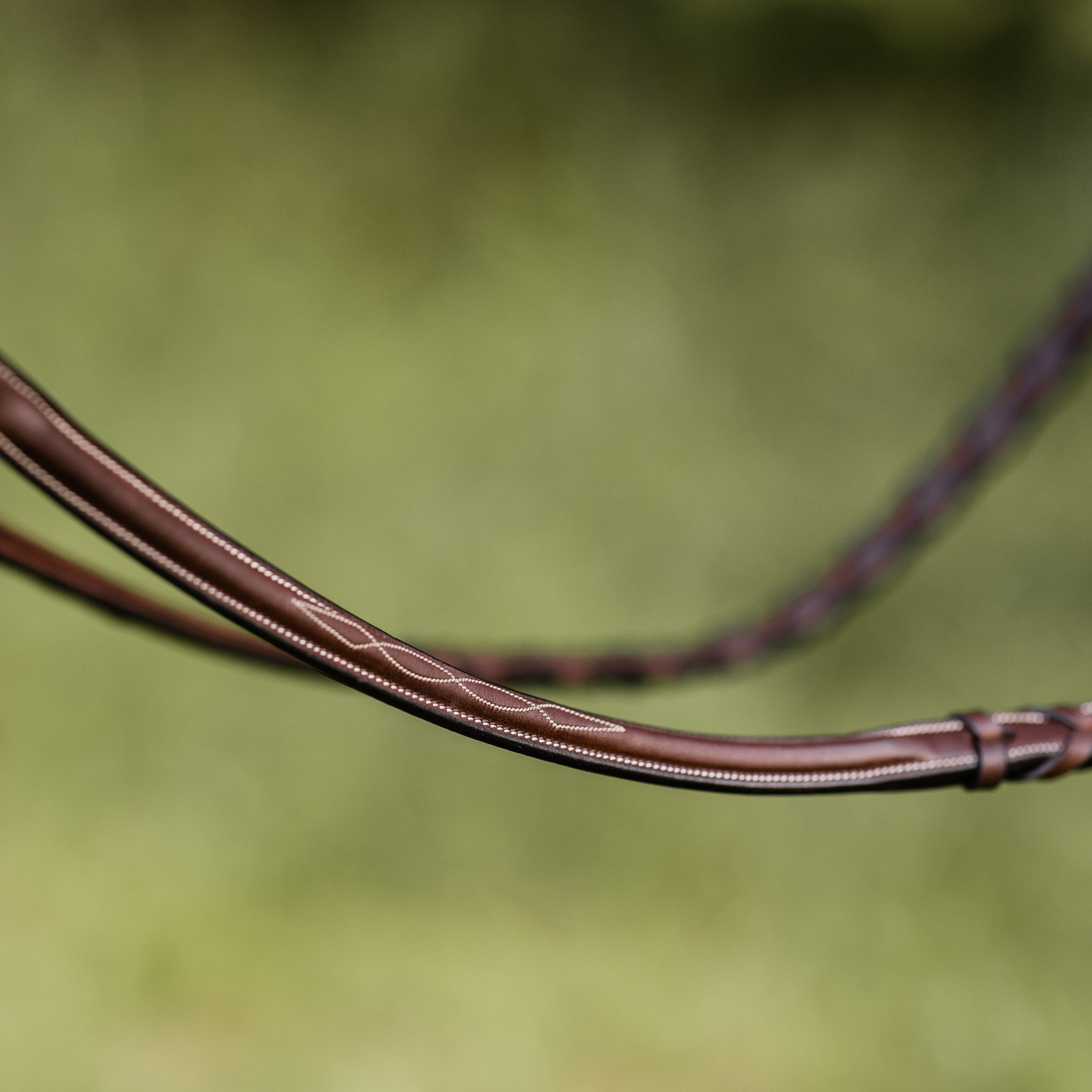 ADT Stealth Tribute Fancy Stitch Show Bridle - Premium Equestrian Leather Bridle for Horse Riding & Dressage Competitions - Perfect for Show Jumping, Training & Professional Riders