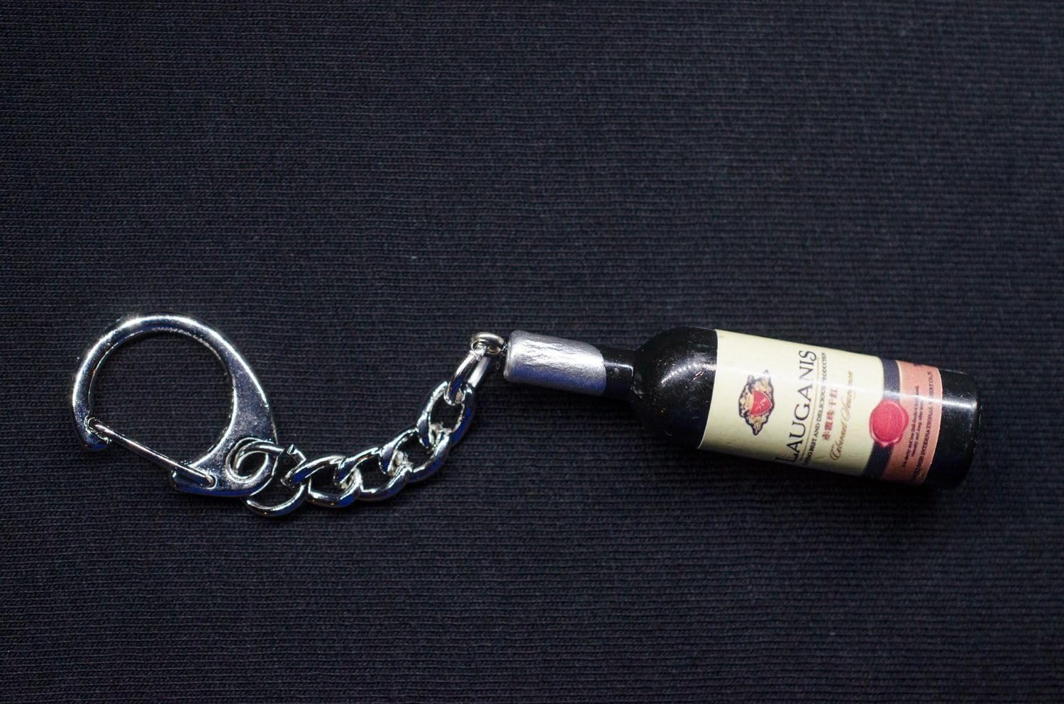 Miniblings 48mm Wine Bottle Keychain - Dark Brown Key Pendant Keyring for Wine Lovers & Bartenders | Perfect Gift for Wine Enthusiasts