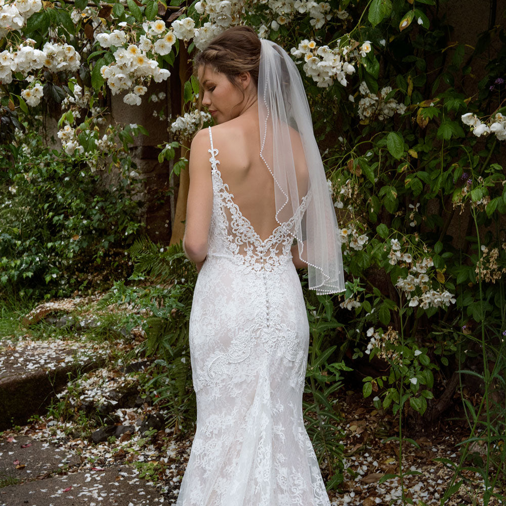 Mayfair Pearl Edge Tulle Veil - Elegant Bridal Wedding Accessory for Church Ceremony & Photo Shoots