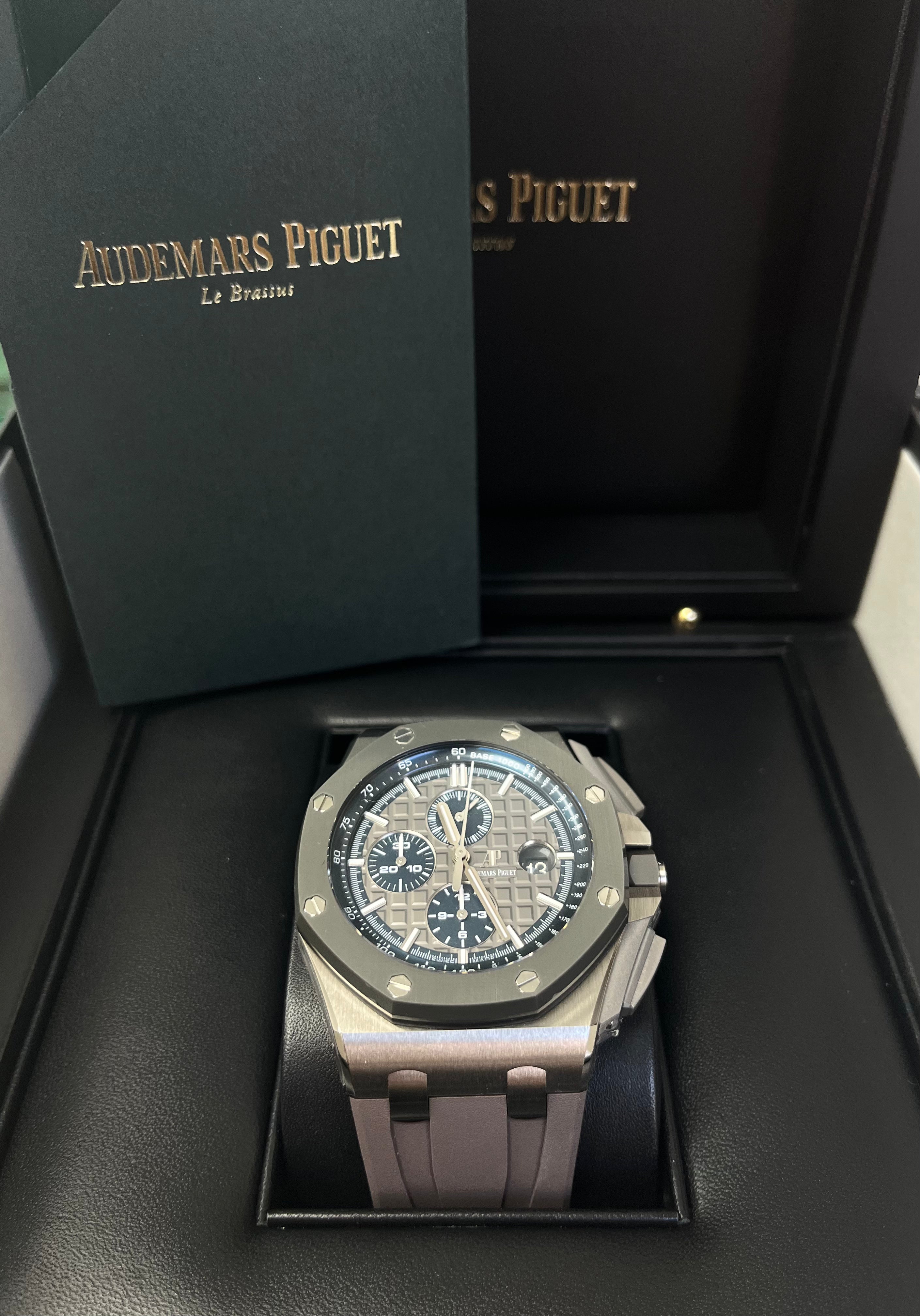 Audemars Piguet Royal Oak Offshore Chronograph Men's Watch 26400IO.OO.A004CA.02 - Luxury Stainless Steel Automatic Chronograph for Business, Gala & Special Occasions