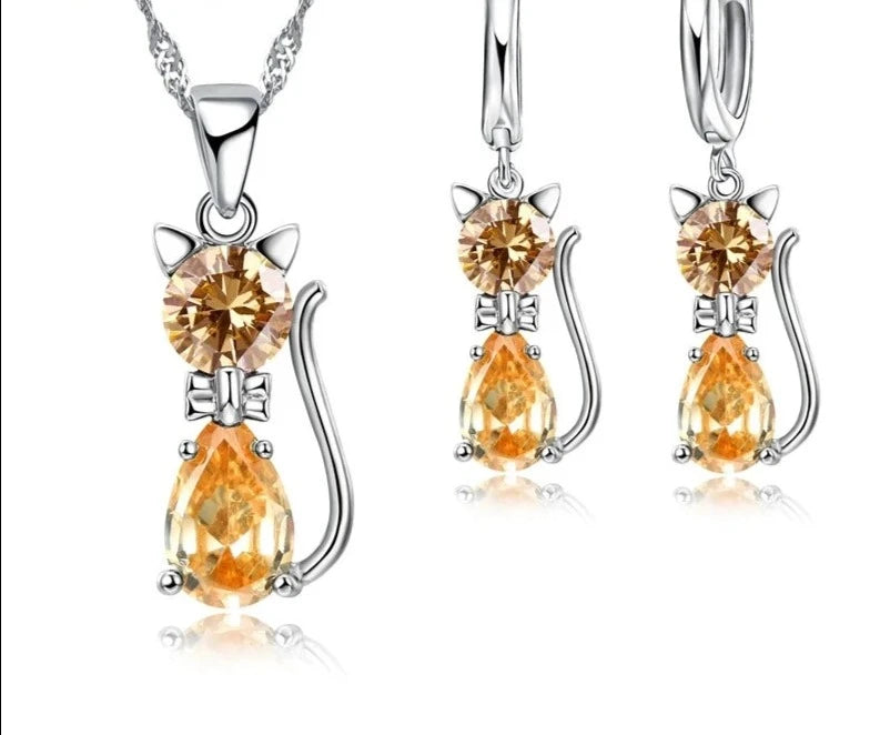 Stylish Cute Cat Pendant Necklace for Women - Elegant Animal Jewelry Gift for Cat Lovers - Perfect for Daily Wear, Parties & Special Occasions