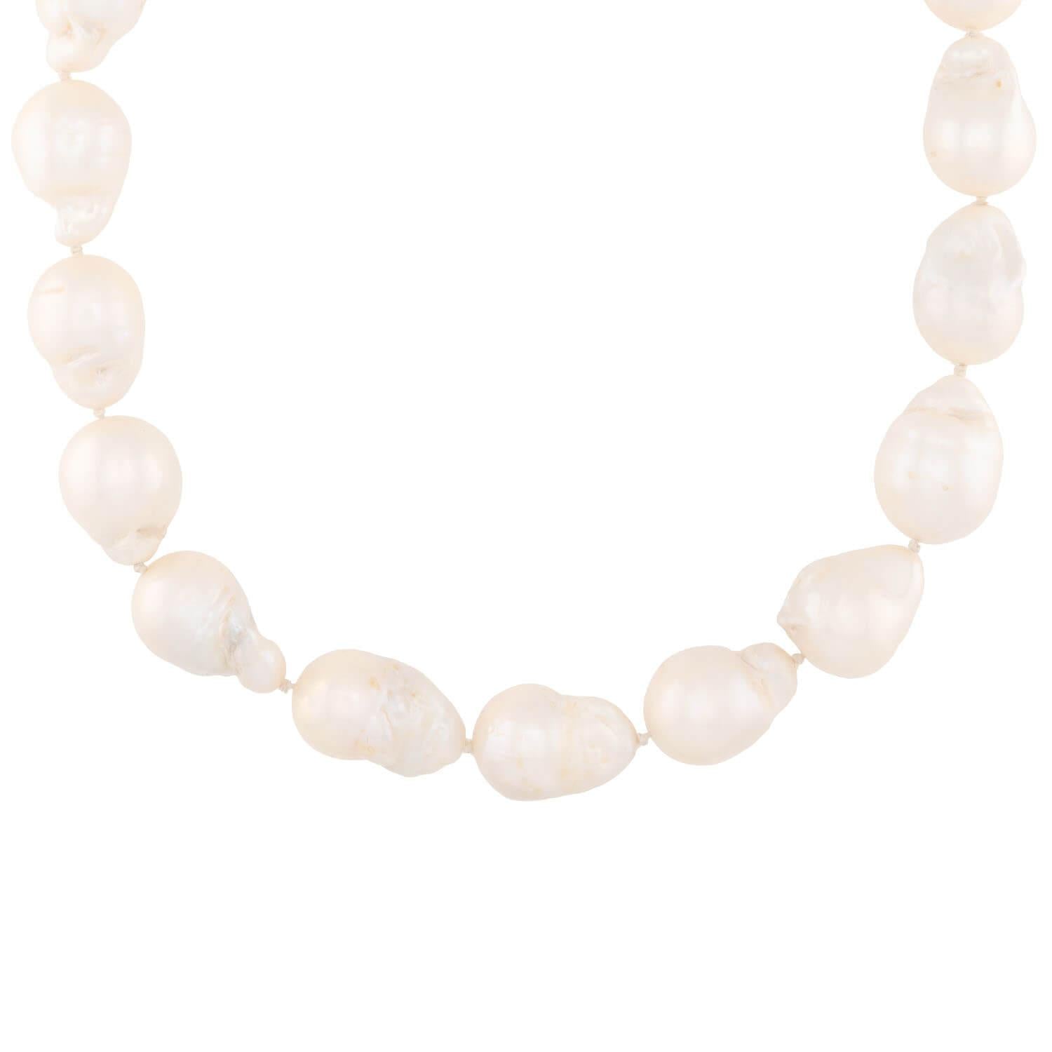 18K Gold Baroque Pearl and Diamond Necklace for Women - Elegant Vintage Jewelry Gift for Weddings, Parties & Special Occasions