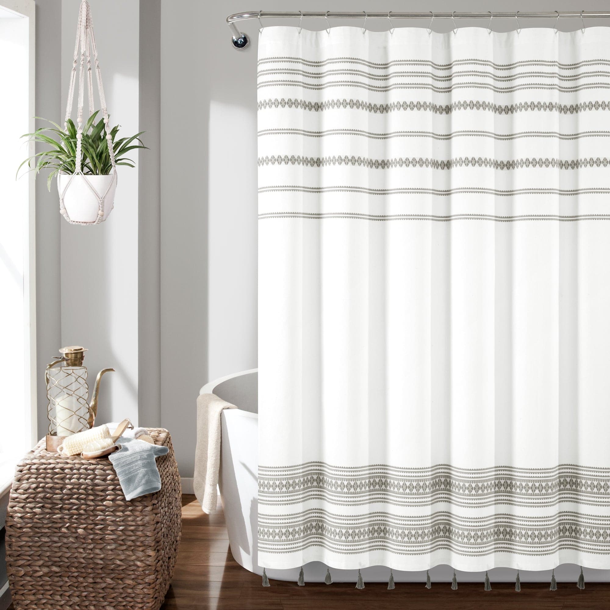 Eco-Friendly Breezy Chic Tassel Jacquard Shower Curtain - 100% Recycled Cotton Bathroom Decor for Modern & Bohemian Style Homes