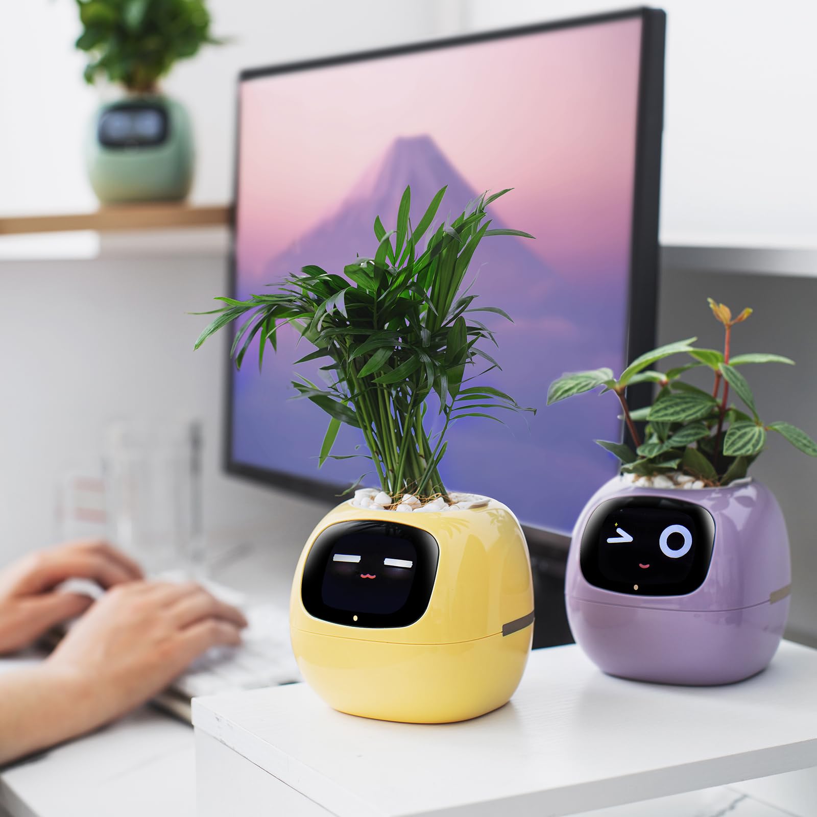 Smart Pet Planter Robot - AI Plant Care Assistant with Gesture Control & Emoji Feedback, Cute Desk Companion for Home/Office, Perfect Gardening Gift (Green) - Ideal for Indoor Plants, Workspaces & Plant Lovers