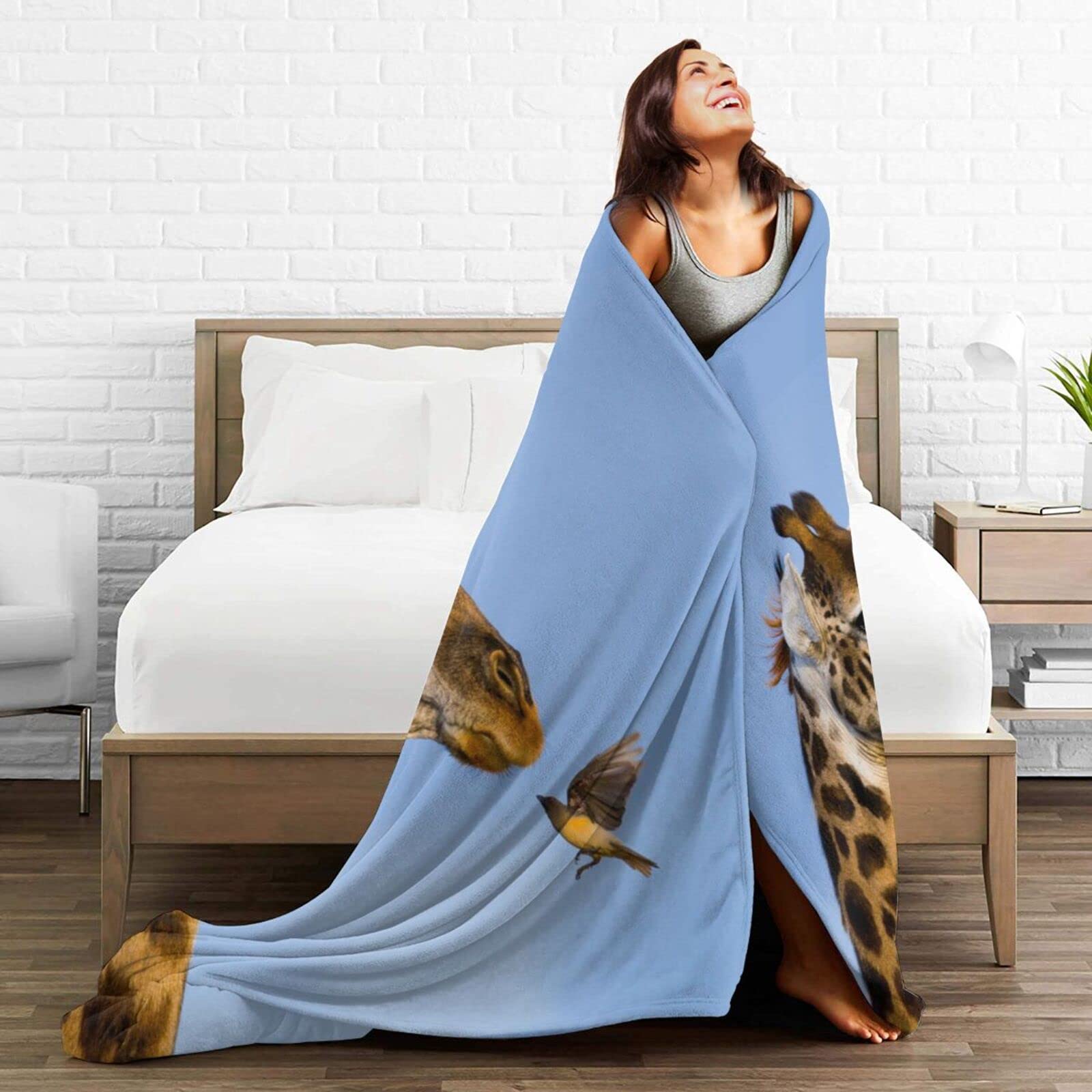 Soft Flannel Fleece Giraffe Print Throw Blanket 80x60 Inches - Cozy Animal Blanket for Couch, Bed & Air Conditioning - Perfect for Kids, Adults & Home Decor