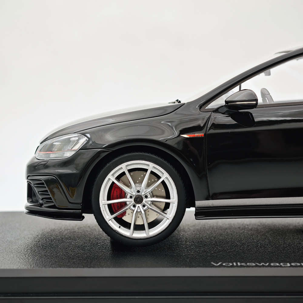 1/18 Scale Volkswagen Golf GTI VII Clubsport S 2017 Black Resin Diecast Model Car - Collectible Display for Car Enthusiasts & Home Office Decor