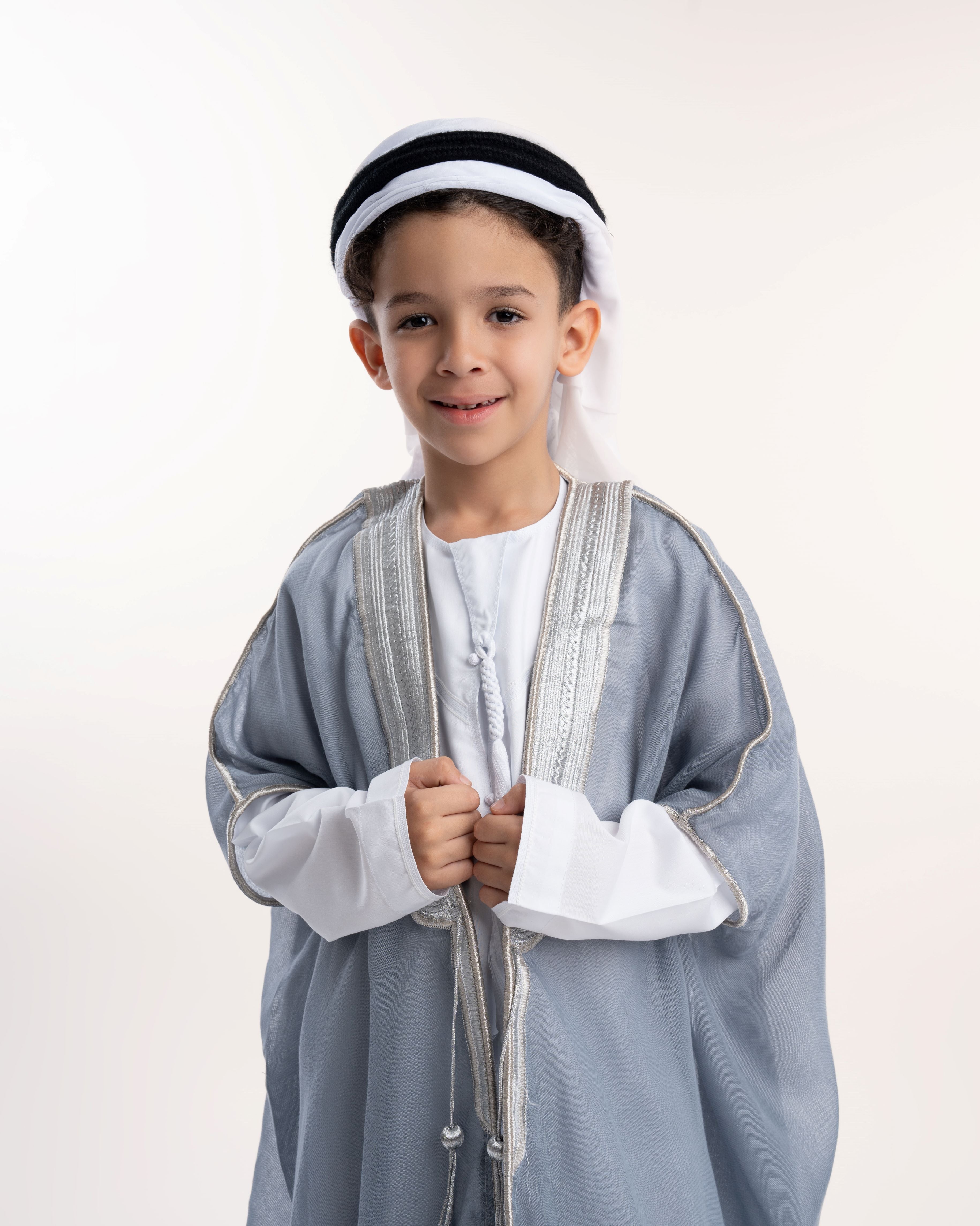 Elegant Embroidered Bisht - Traditional Arabic Cloak for Men - Perfect for Weddings, Festivals & Special Occasions