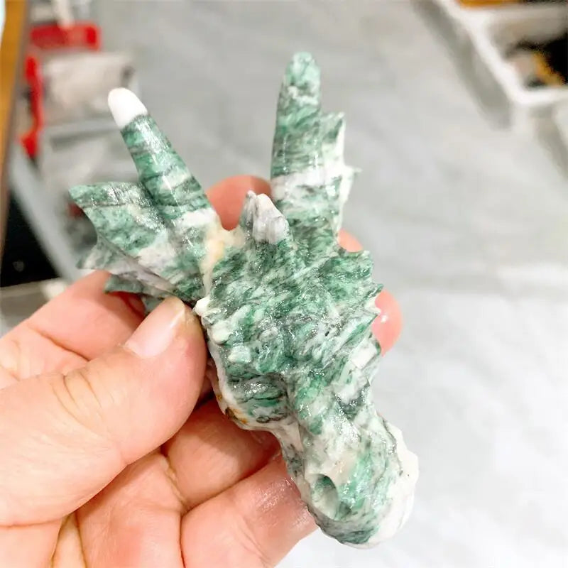 Natural Moss Agate Dragon Skull Quartz Crystal - Feng Shui Healing Stone for Home Decor, Meditation & Positive Energy - Lucky Gift for Spiritual Protection & Wealth Attraction (1PC) - Perfect for Yoga Spaces, Office Desks & Meditation Altars