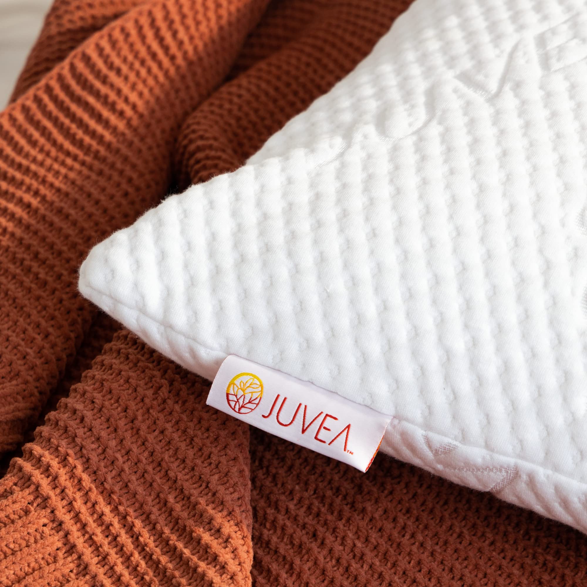 JUVEA Essential™ Low-Profile Natural Talalay Latex Pillow with Organic Cotton Cover - Breathable & Pressure Relieving Low Loft Pillow for Neck Pain Relief - King Size Bed Pillow for Side, Back & Stomach Sleepers - Perfect for Hot Sleepers & Allergy Sufferers