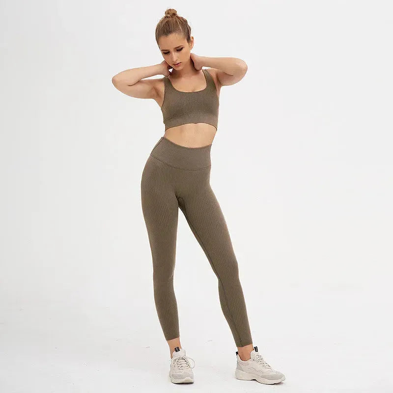 2-Piece Seamless Women's Yoga Outfit - Push Up Sports Bra & High Waist Leggings Gym Set for Workouts, Running & Yoga | Moisture-Wicking Activewear for Women