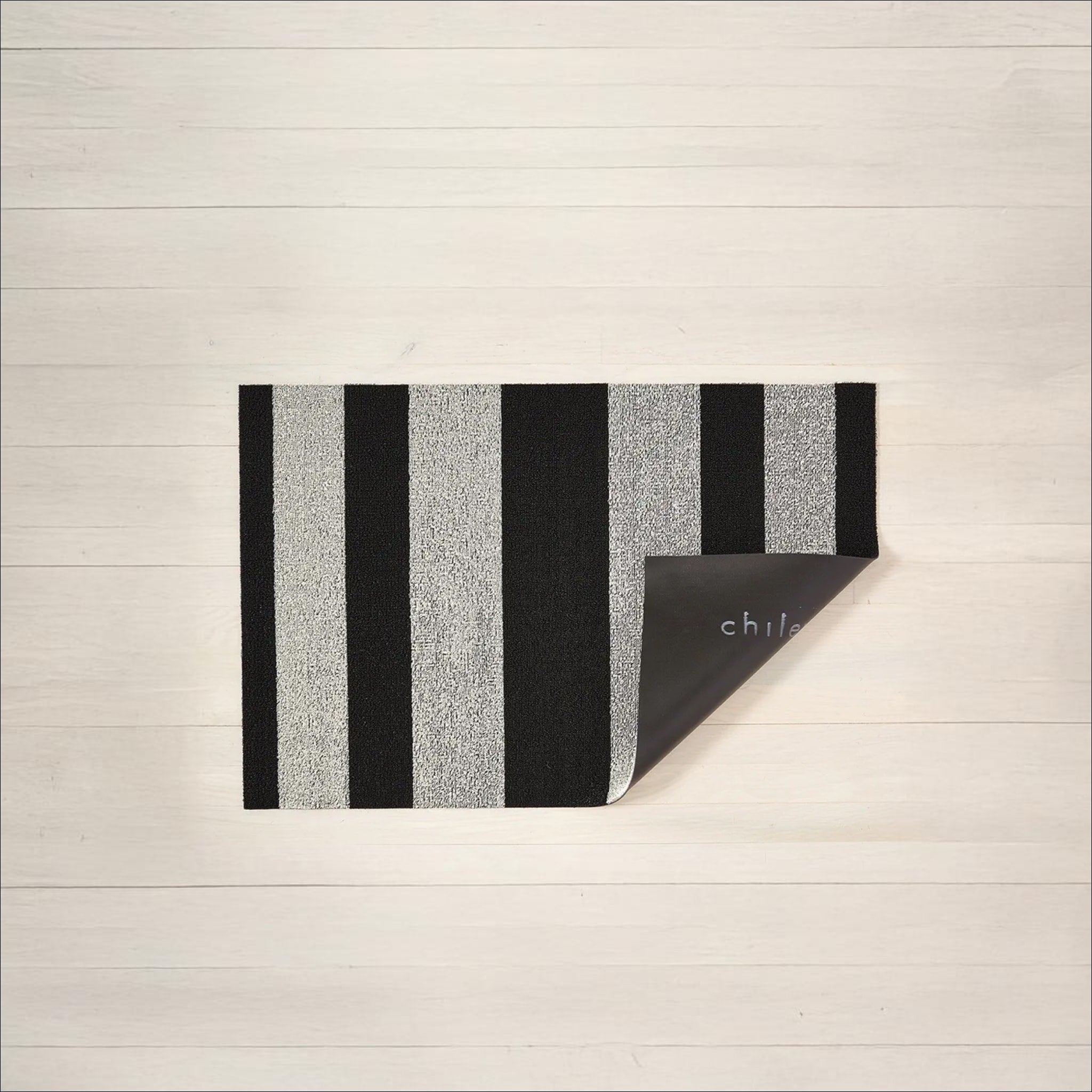 CHILEWICH Shag In Out Utility Door Mat - Bold Stripe Black/White, 61x91cm - Non-Slip Indoor Outdoor Entrance Rug for Home, Office & Patio Use