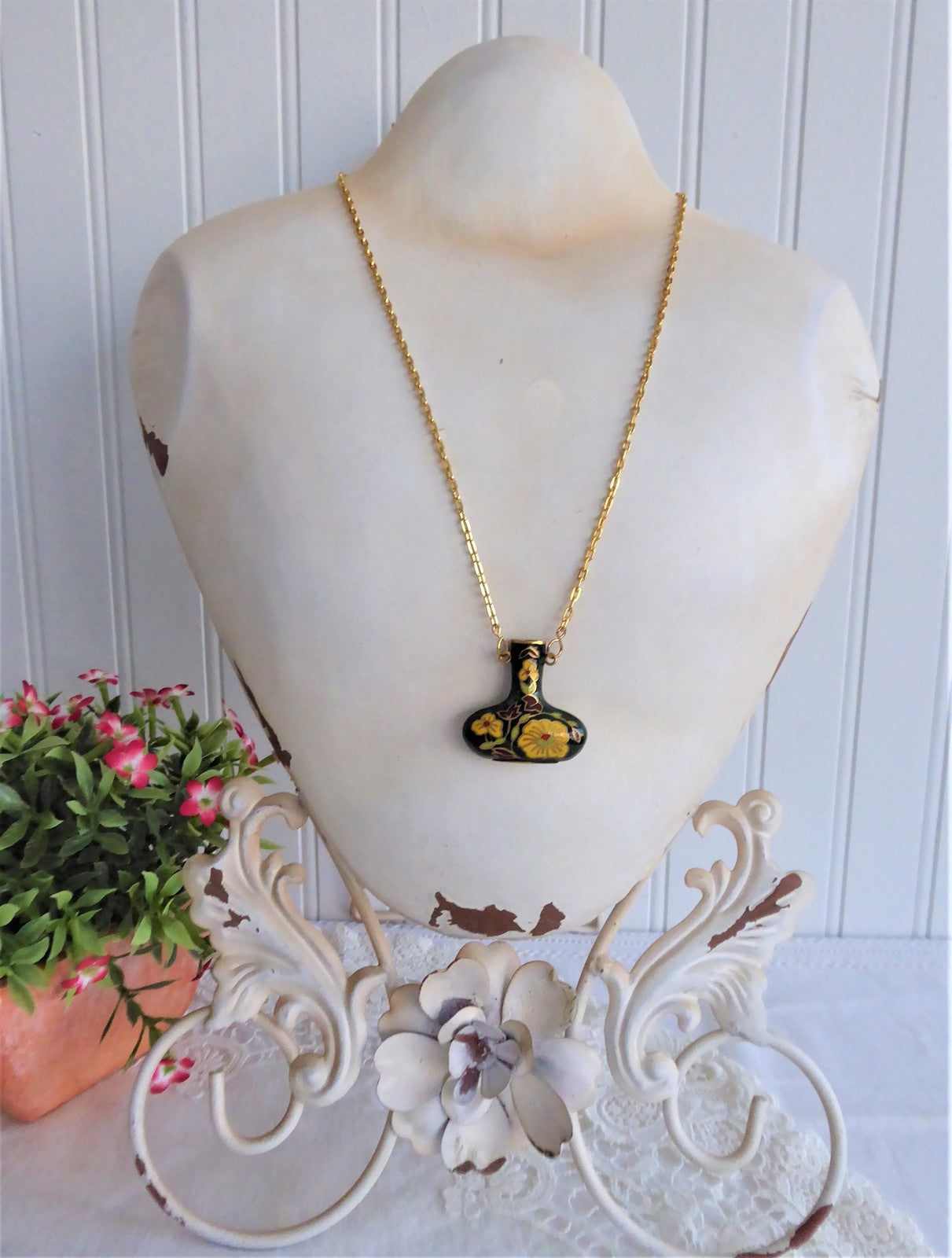 Vintage 1970s Green Cloisonne Vase Pendant Necklace - Hollow Floral Design with Gold Chain - Perfect for Boho Fashion, Retro Jewelry Collection & Unique Gift Ideas