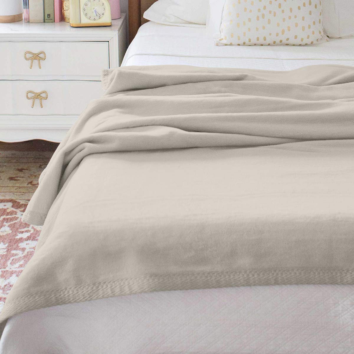 Peacock Alley All Seasons Luxury Cotton Blanket - 100% Long Staple Soft Cotton Blanket for Bed, Sofa & Crib - King, California King, Flint Size - Perfect for Home, Hotel & Gift Giving
