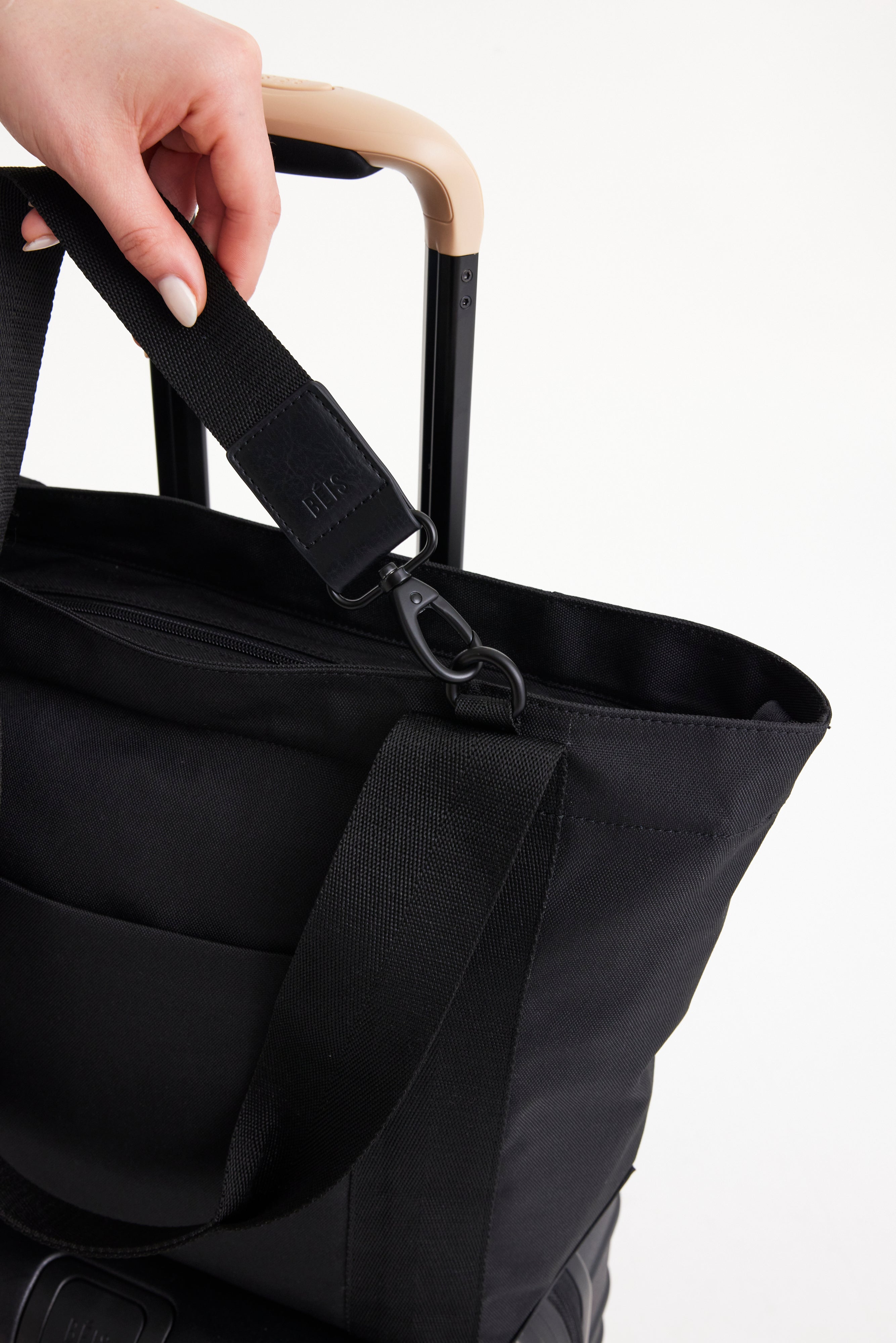 The BÉISics Tote Bag in Black - Stylish & Spacious Carryall for Work, Travel & Everyday Use