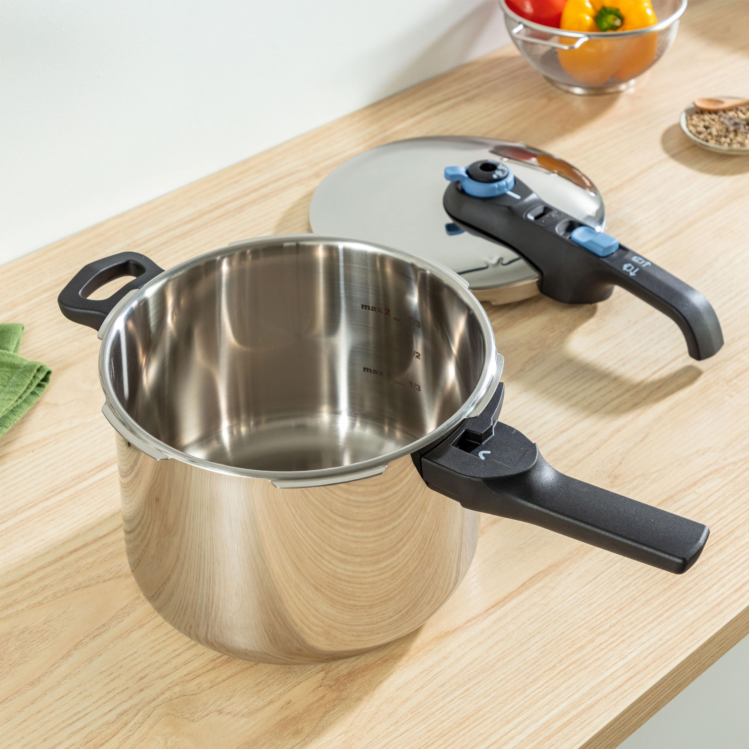 Tefal Secure Trendy P2580703 6L Pressure Cooker - 2-Stage Cooking (117°C Intensive & 112°C Gentle) with Induction Base, Universal Compatibility, Ergonomic Side Handles in Black/Green - Perfect for Fast Meals, Meal Prep & Family Cooking