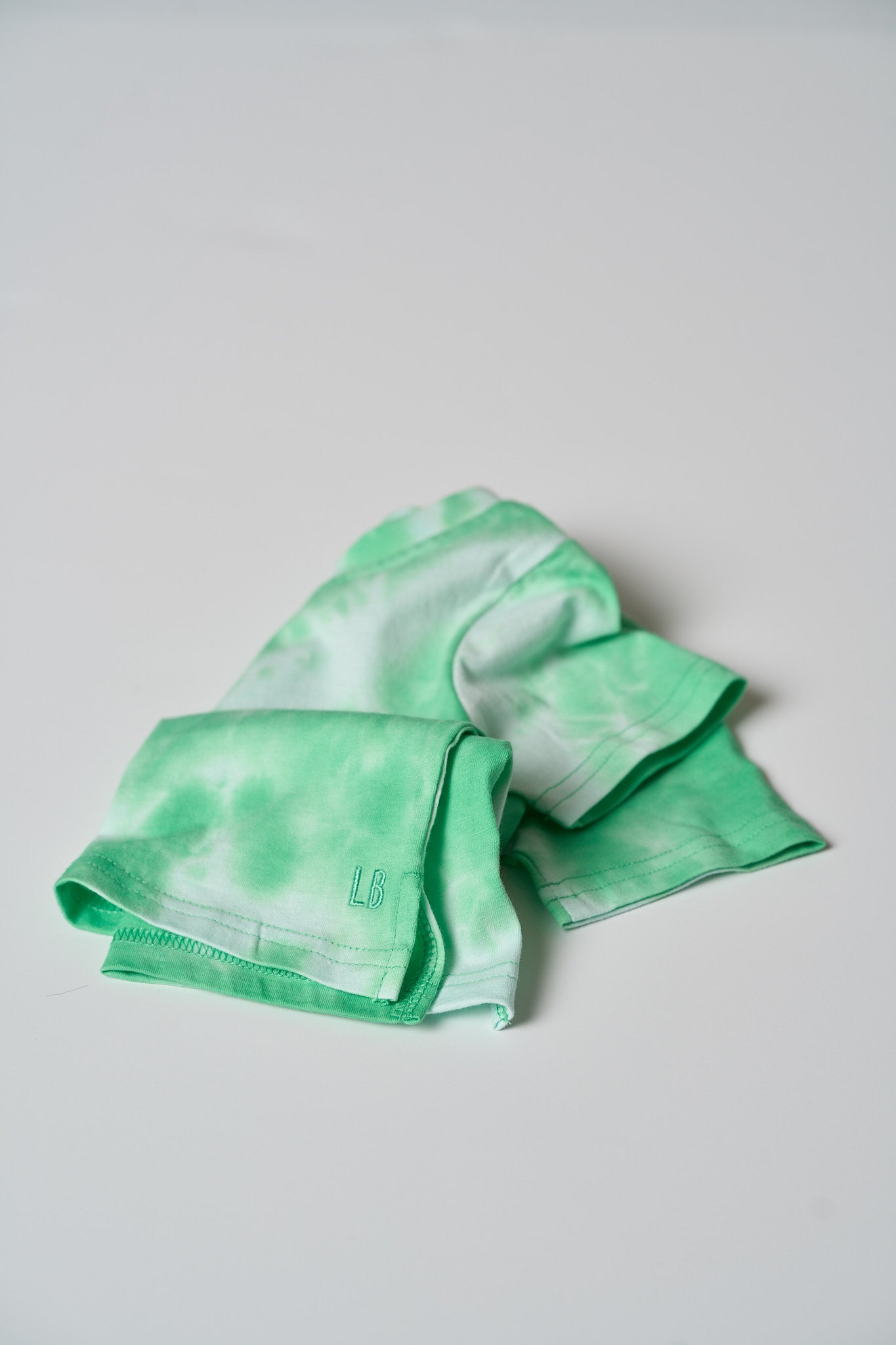 Vibrant Tie Dye T-Shirt for Women & Men - Soft Cotton Green Hippie Style Tee - Perfect for Festivals, Beach Outings & Casual Wear