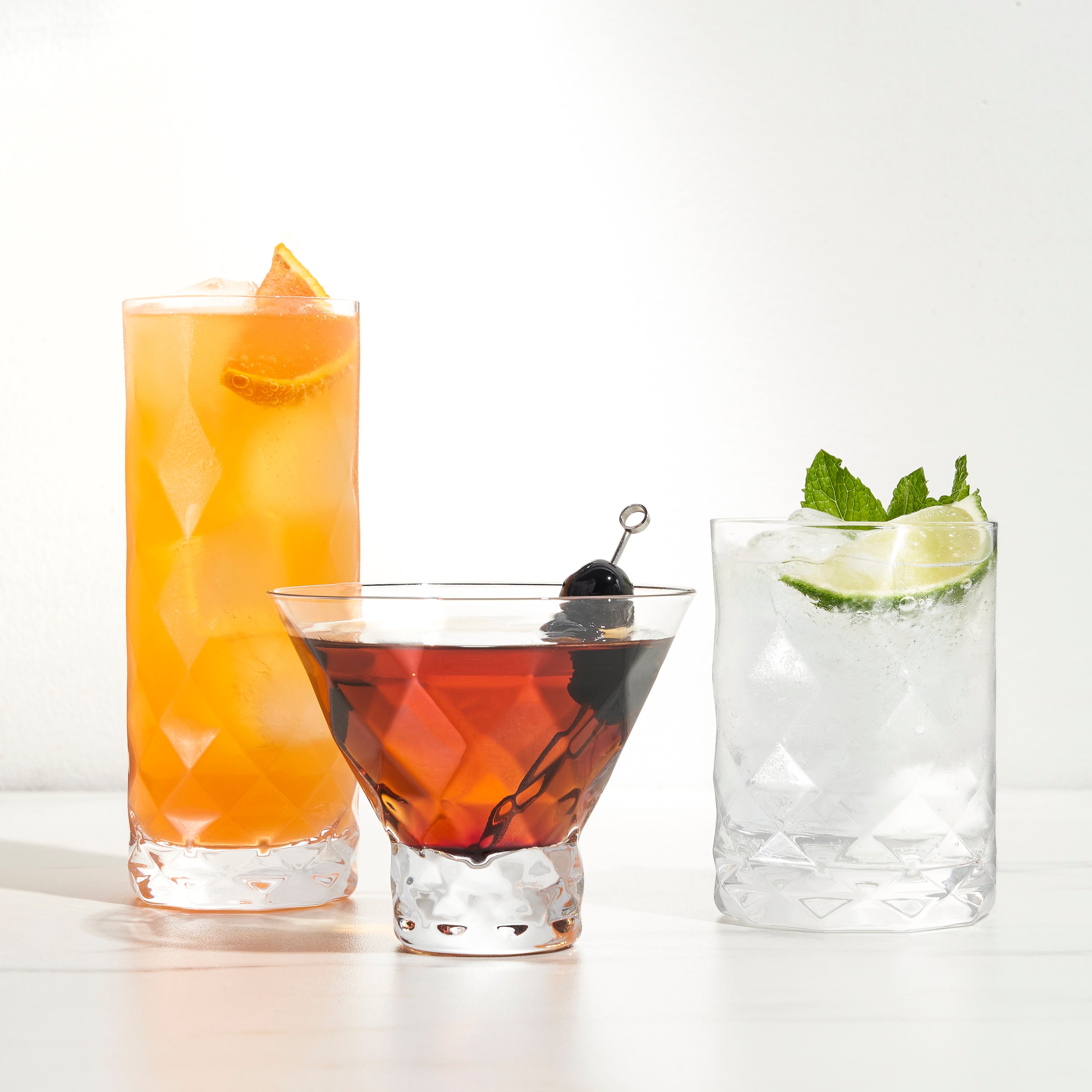 Premium Gem Crystal Martini Glasses Set of 2 - Elegant Stemware for Cocktails, Wine & Champagne - Perfect for Parties, Weddings & Home Bar Decor