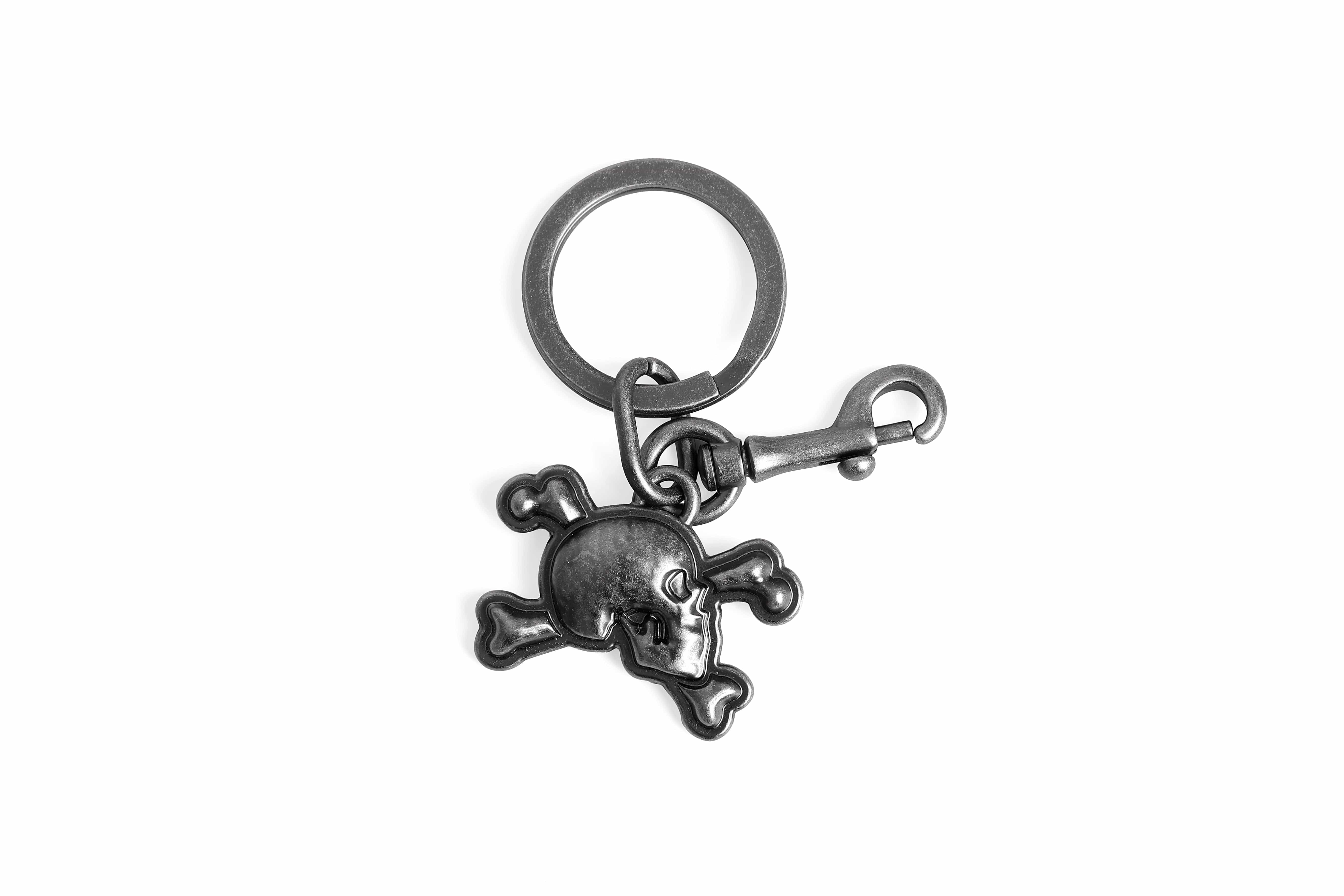 Skull & Bones Keychain - Gothic Punk Accessory for Keys, Bags & Backpacks - Perfect for Halloween, Cosplay & Rock Fans