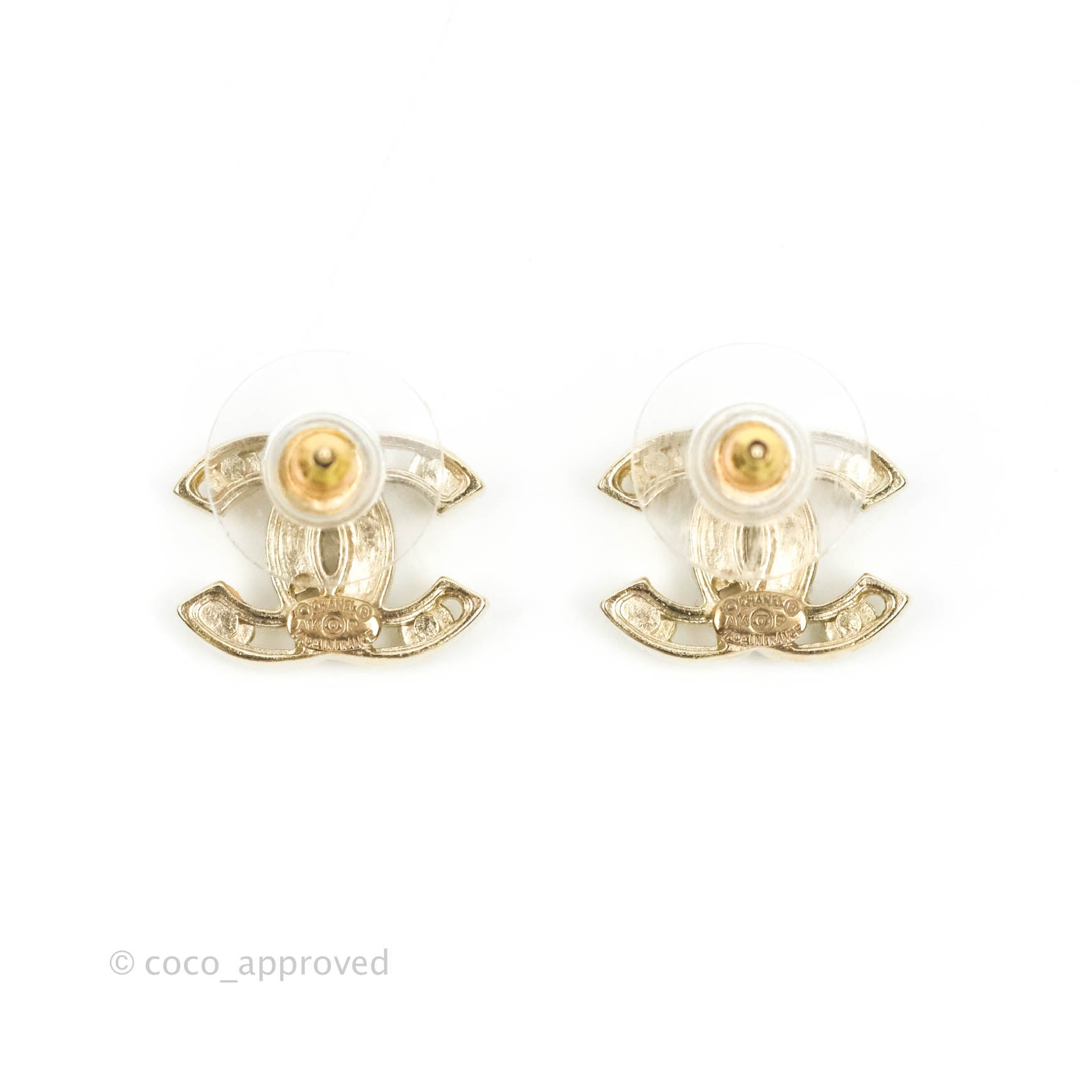 Chanel CC Pearl Earrings in Gold Tone - 14P Luxury Fashion Jewelry for Women | Perfect for Parties, Weddings & Special Occasions