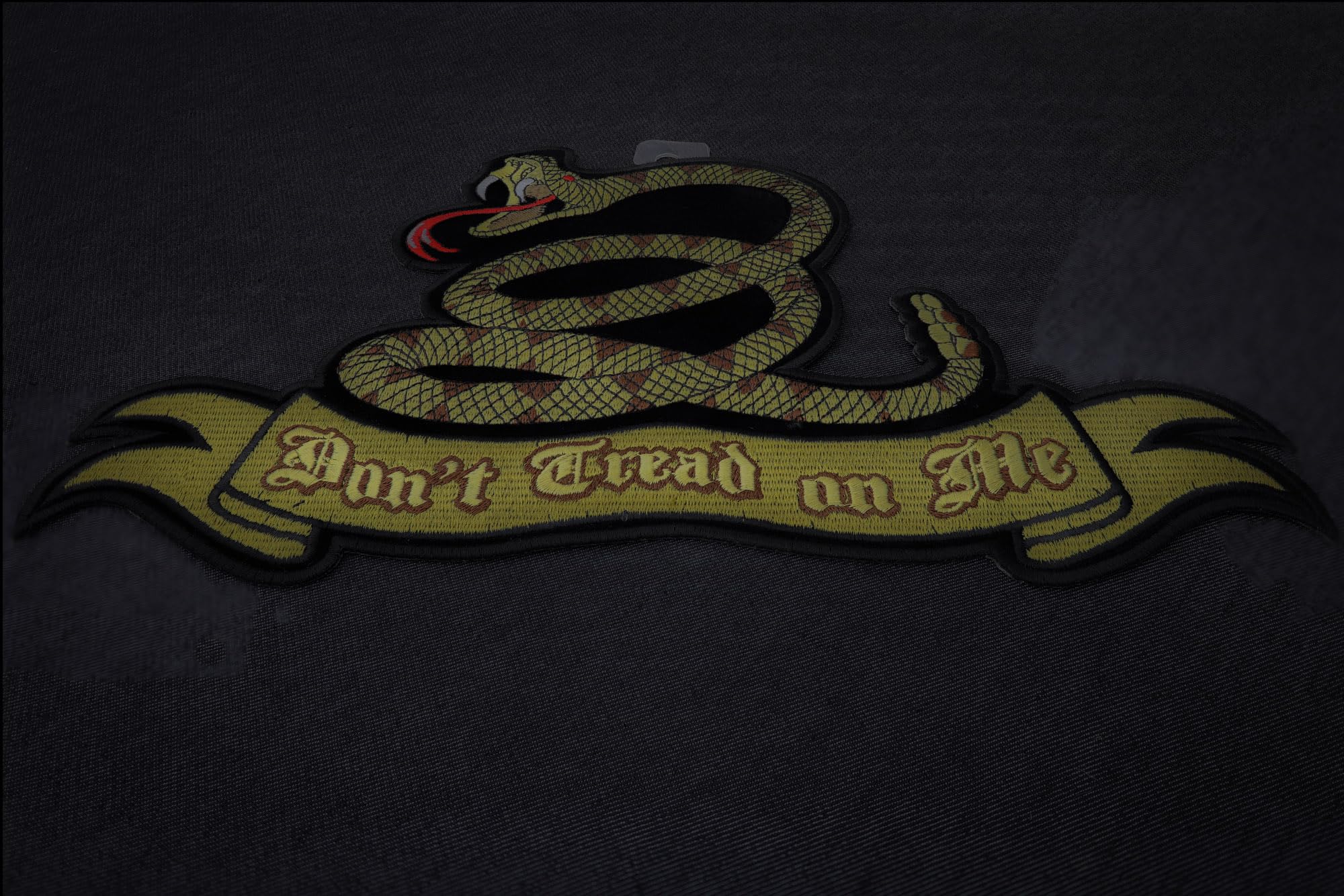 Don't Tread on Me Snake Patch - Large Patriotic Embroidered Iron-On Patch for Jackets, Hats & Bags - American Flag Military Style Badge for Veterans, Bikers & Outdoor Enthusiasts