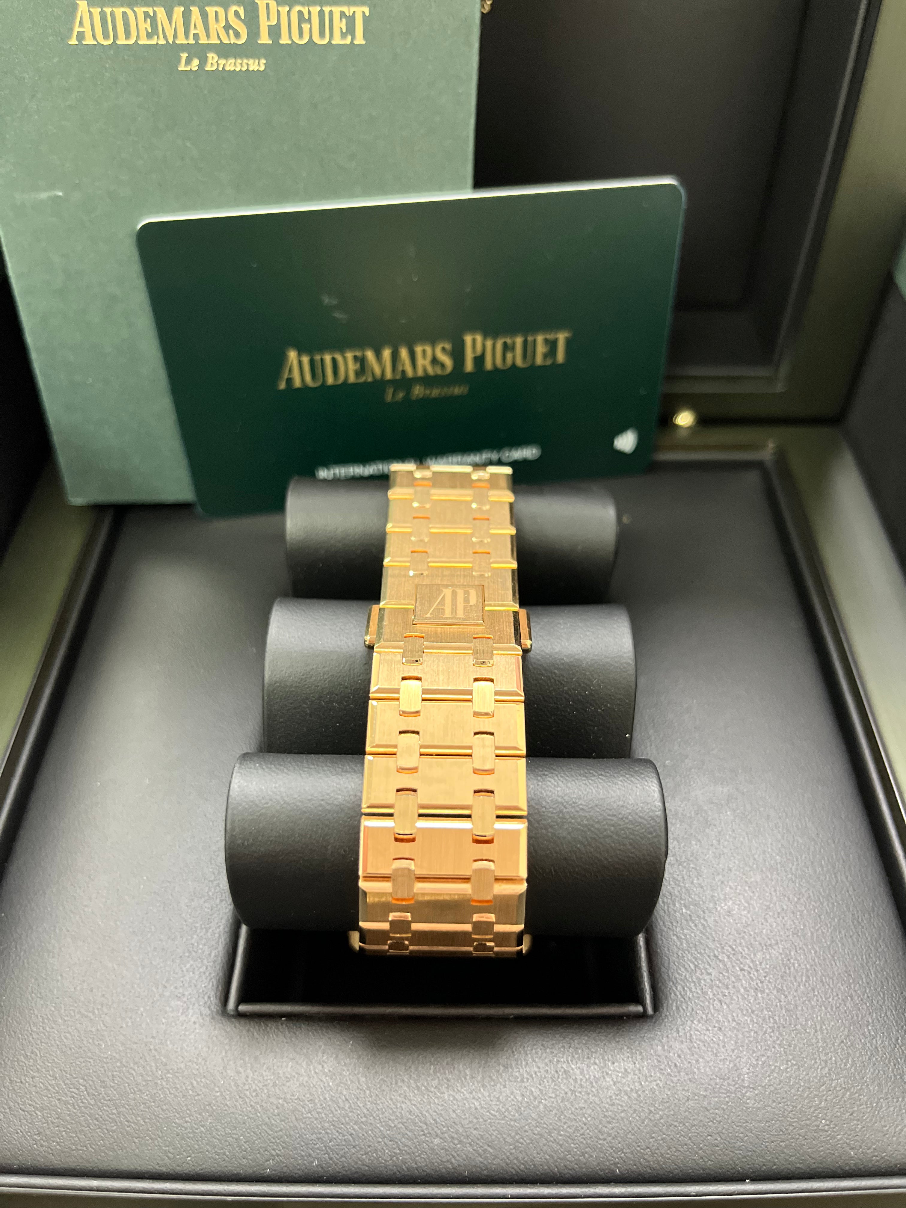 Audemars Piguet Royal Oak Selfwinding Chronograph Watch - 18K Rose Gold Case, Chocolate Dial with Rose Gold Subdials (Ref#26331OR.OO.D821CR.01) | Luxury Swiss Timepiece for Men, Perfect for Business Meetings & Formal Events