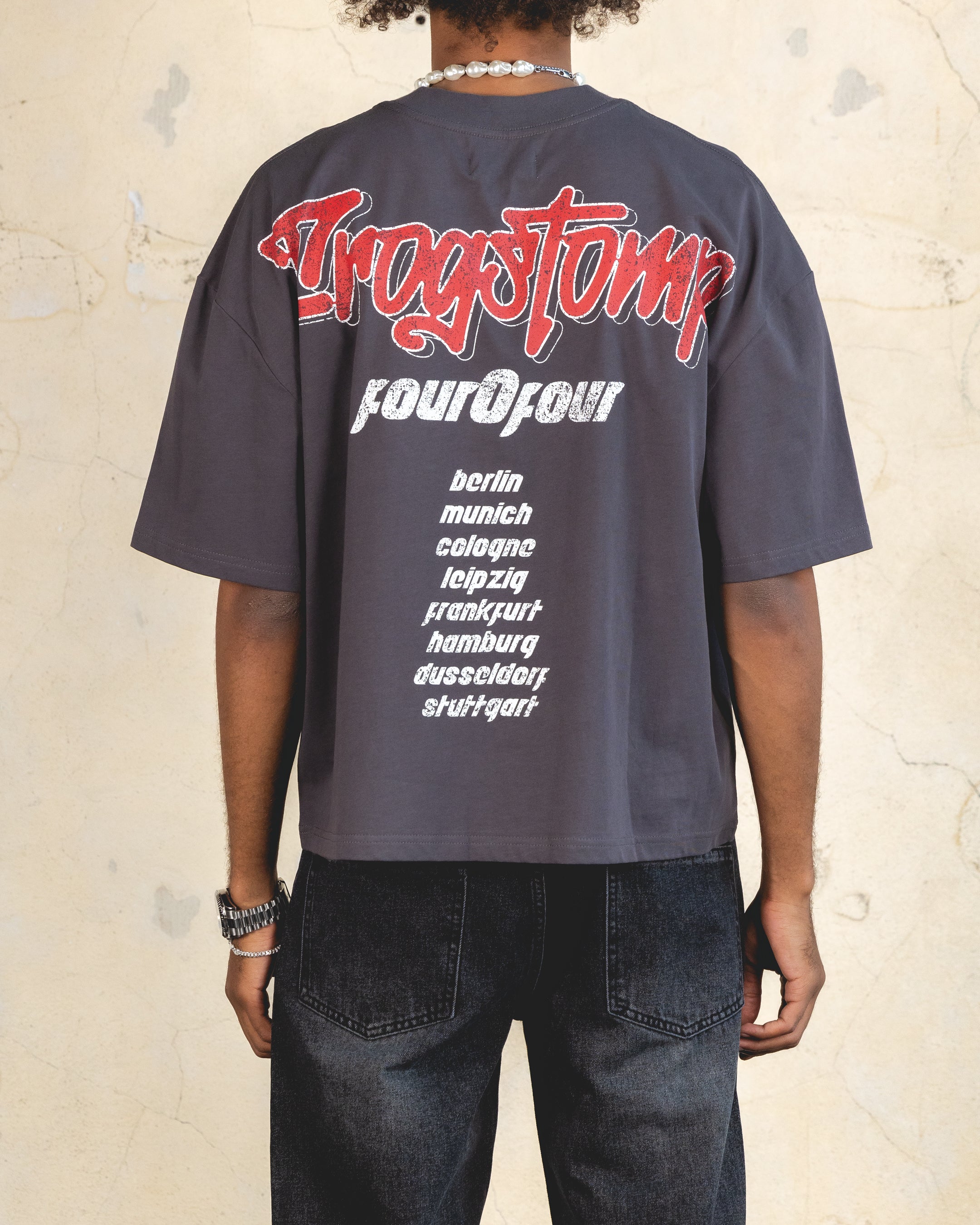 404 Frogstomp Cropped T-Shirt for Women - Soft Cotton Charcoal Grey Tee - Casual Streetwear & Music Festival Outfit