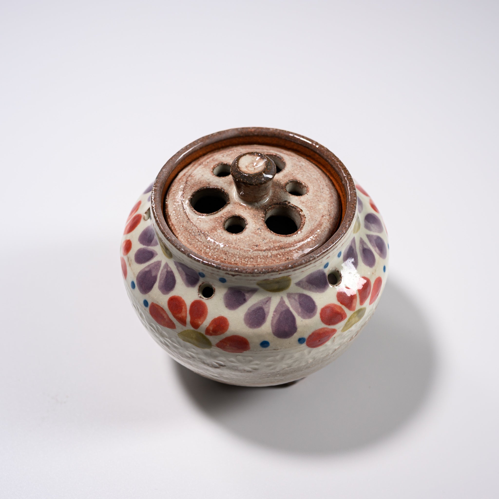 Premium Kyo Kiyomizu Ware Ceramic Incense Burner - Handcrafted Kohiki Hanamishima Design for Home Meditation & Zen Decor | Japanese Traditional Aroma Diffuser for Relaxation & Spiritual Practice