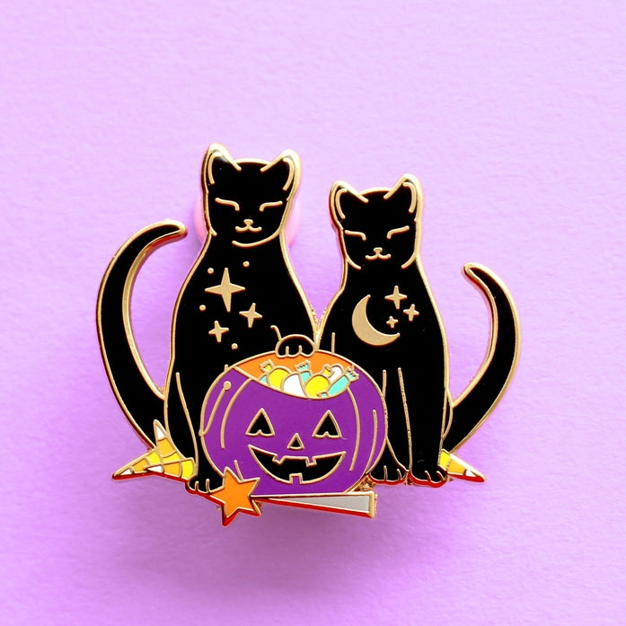 Candy Cats Enamel Pin - Kawaii Halloween Accessories for Backpacks, Jackets & Bags | Cute Cat Brooch for Cosplay, Gifts & Collectibles