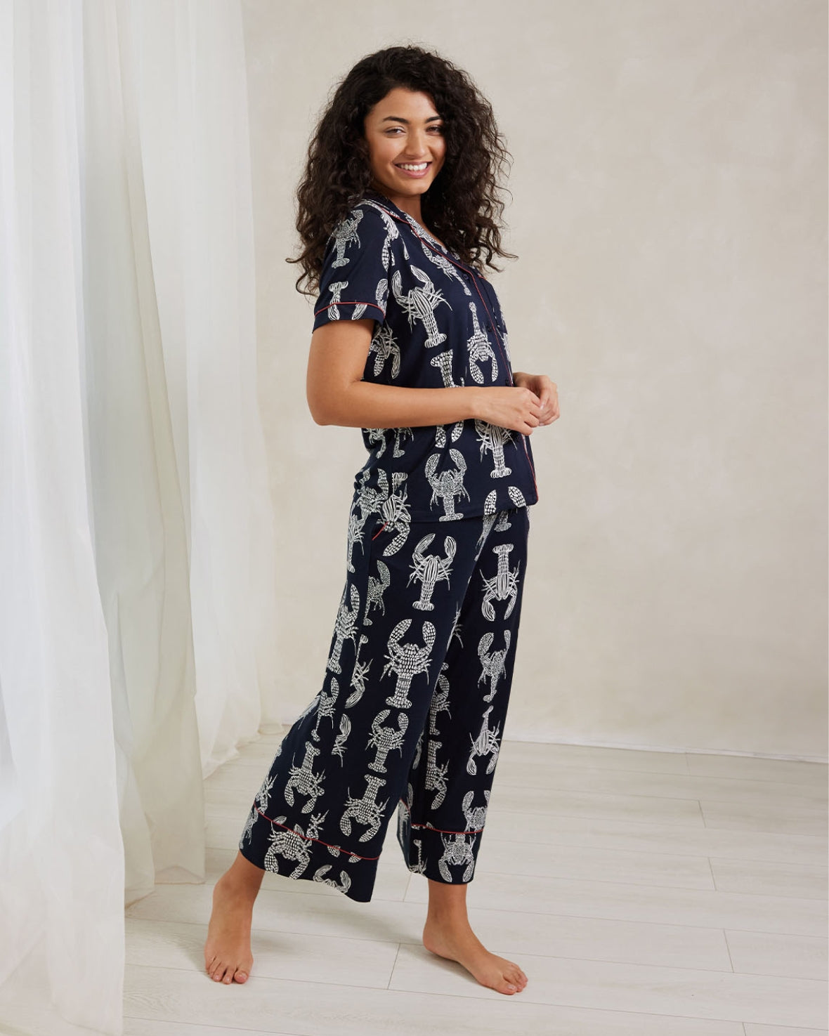 Lobster Sketch Print Cropped Pajama Set - Women's Sleepwear for Summer - Perfect for Lounging, Vacation & Beach Getaways