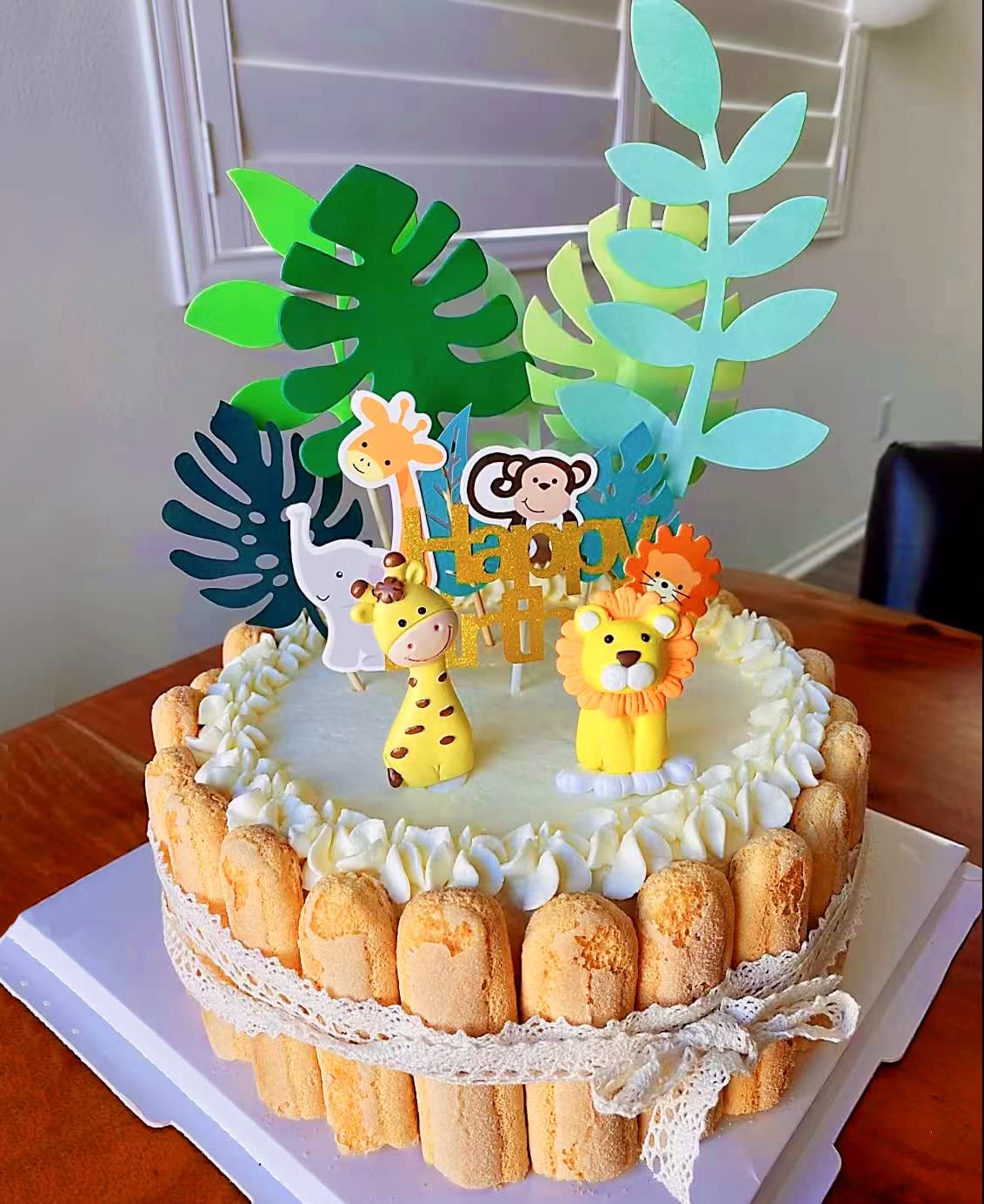 LaVenty Jungle Safari Animal Cake Toppers - 12pcs Edible Cake Decorations for Baby Shower, Birthday Party, Zoo Theme Celebration - Perfect for Jungle Themed Cakes, Cupcakes and Desserts